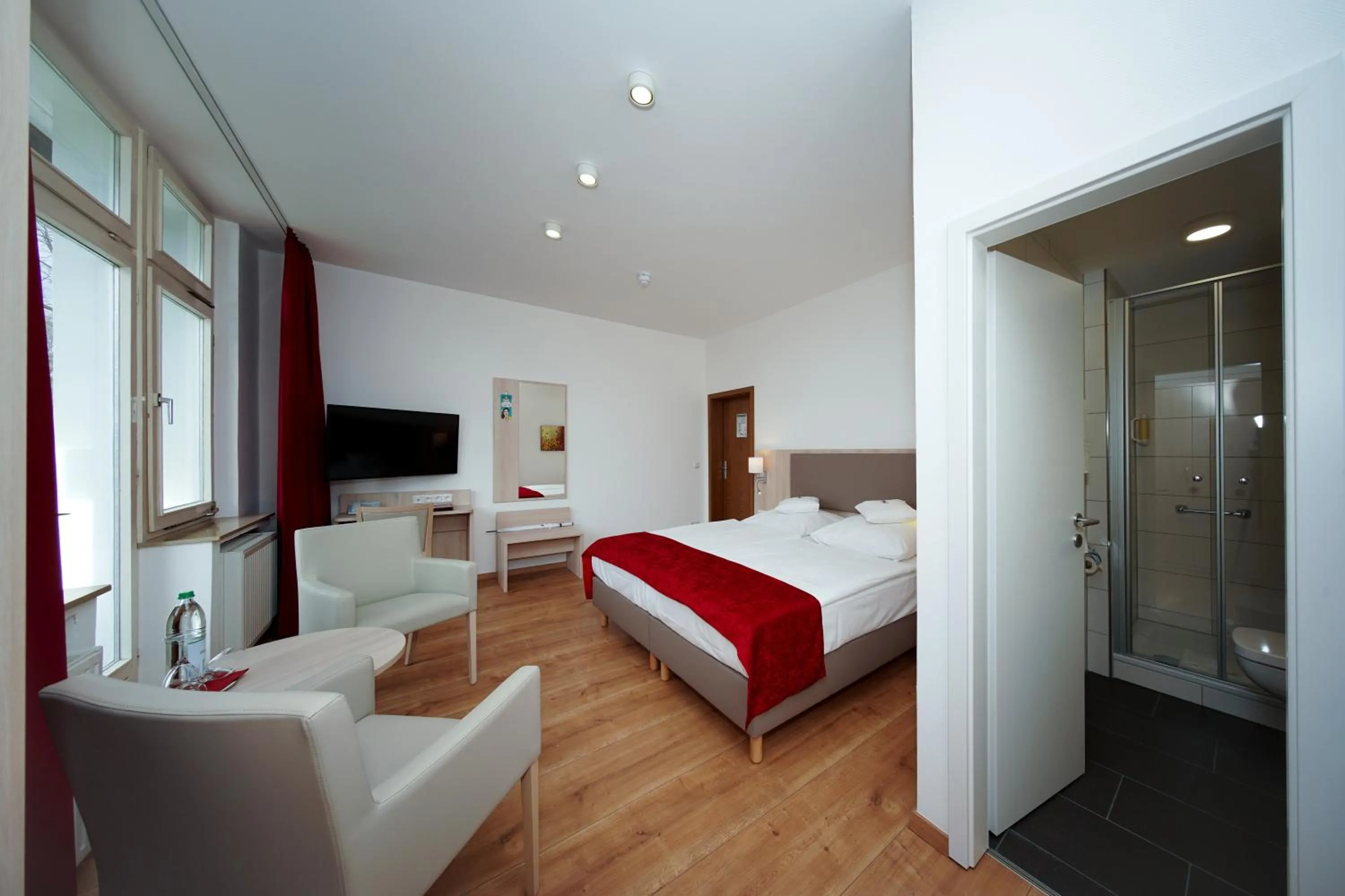 Photo of the whole room, Bed in Parkhotel Pyrmont