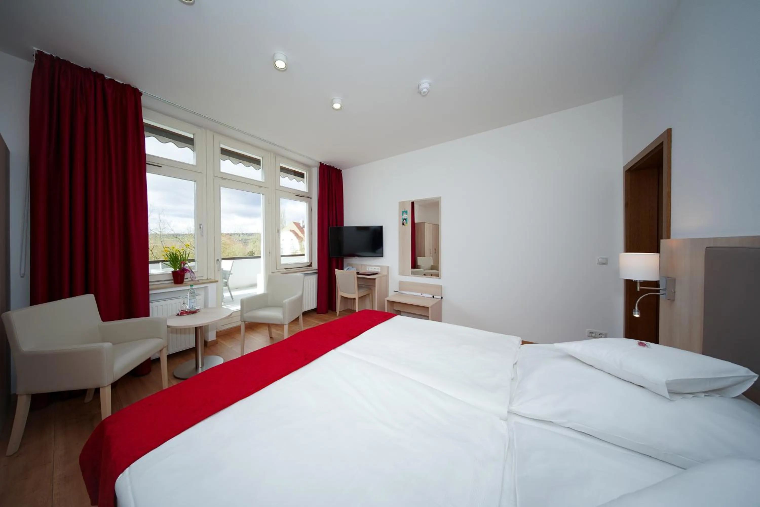 Photo of the whole room, Bed in Parkhotel Pyrmont