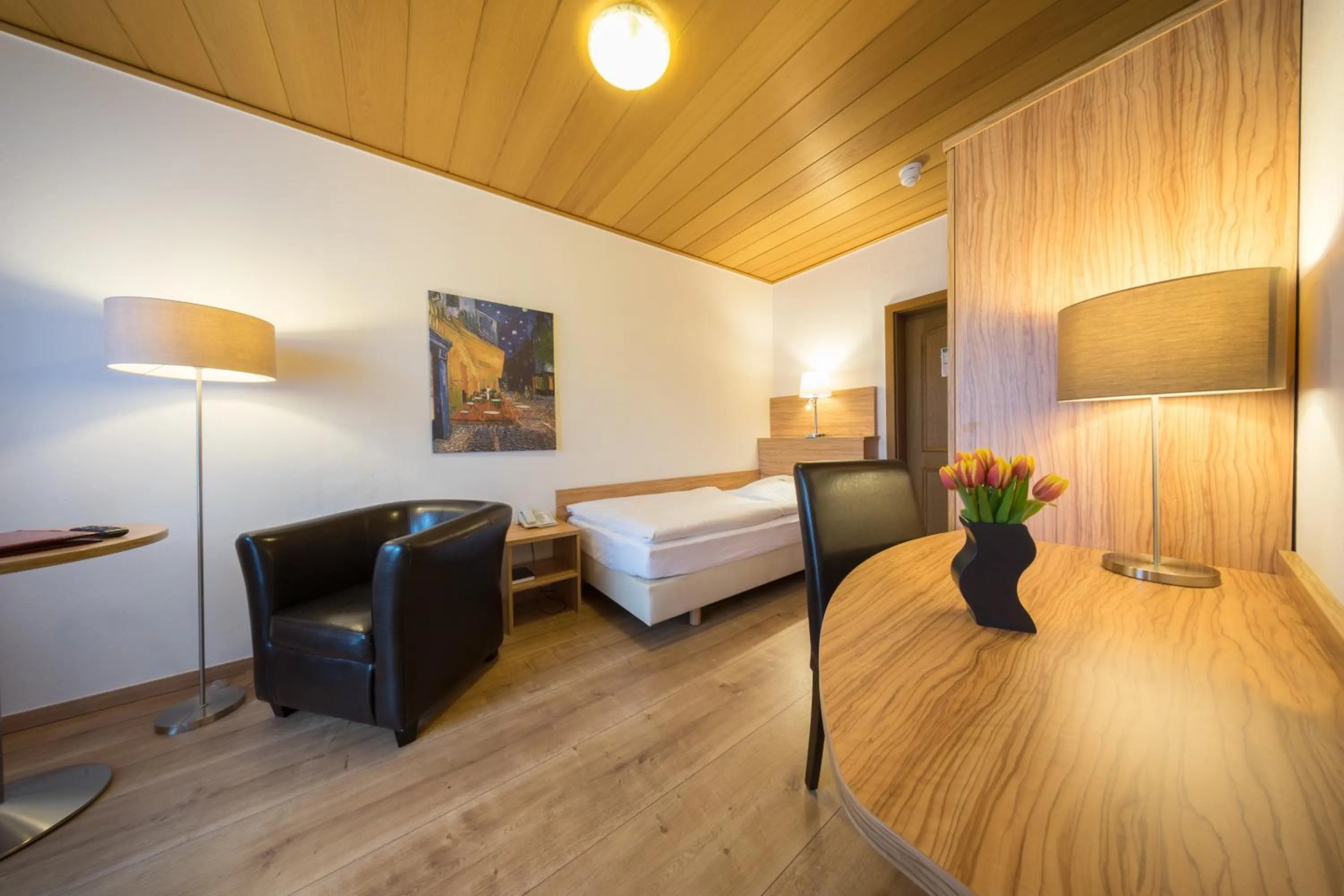 Photo of the whole room, Bed in Parkhotel Pyrmont