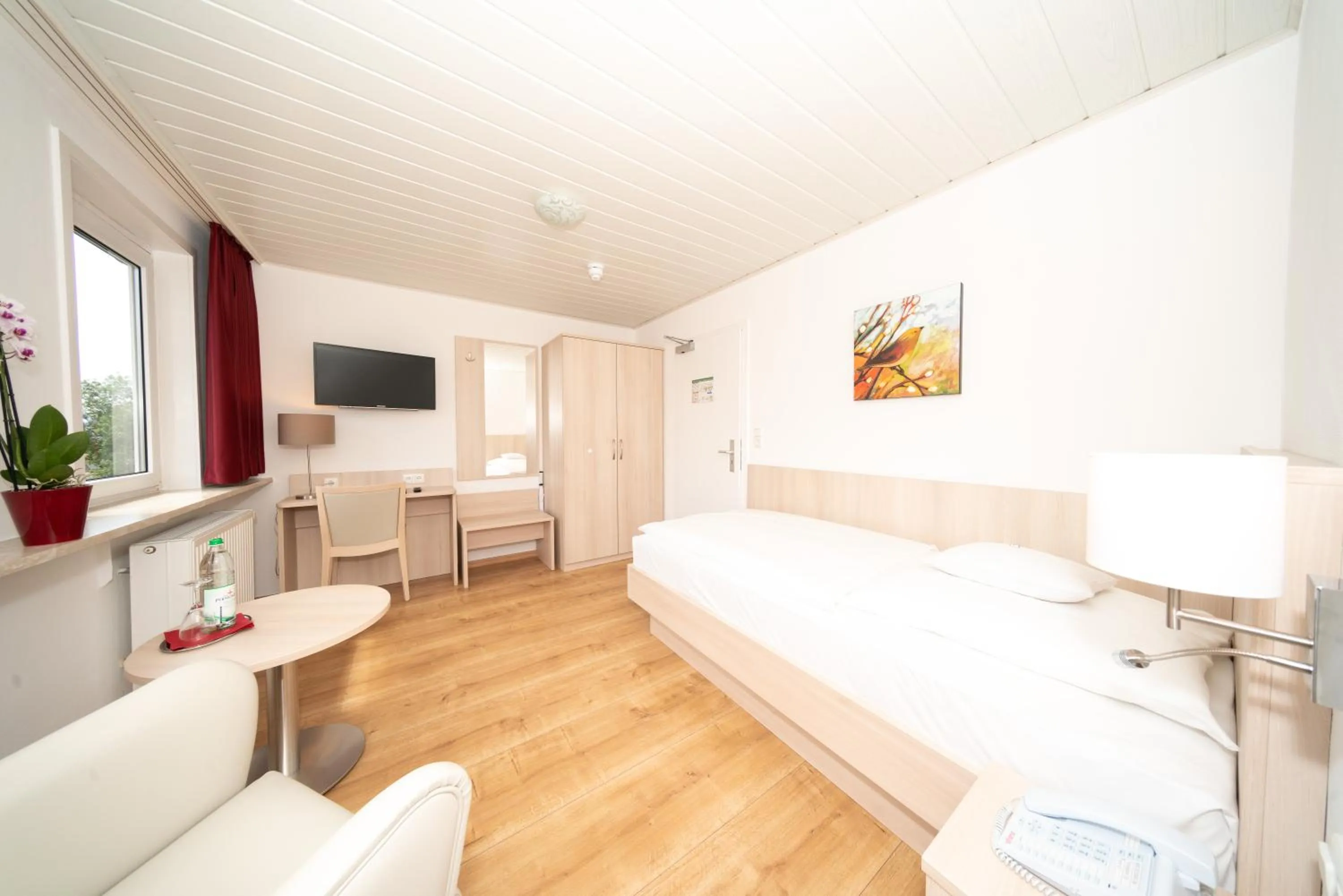 Photo of the whole room, Bed in Parkhotel Pyrmont