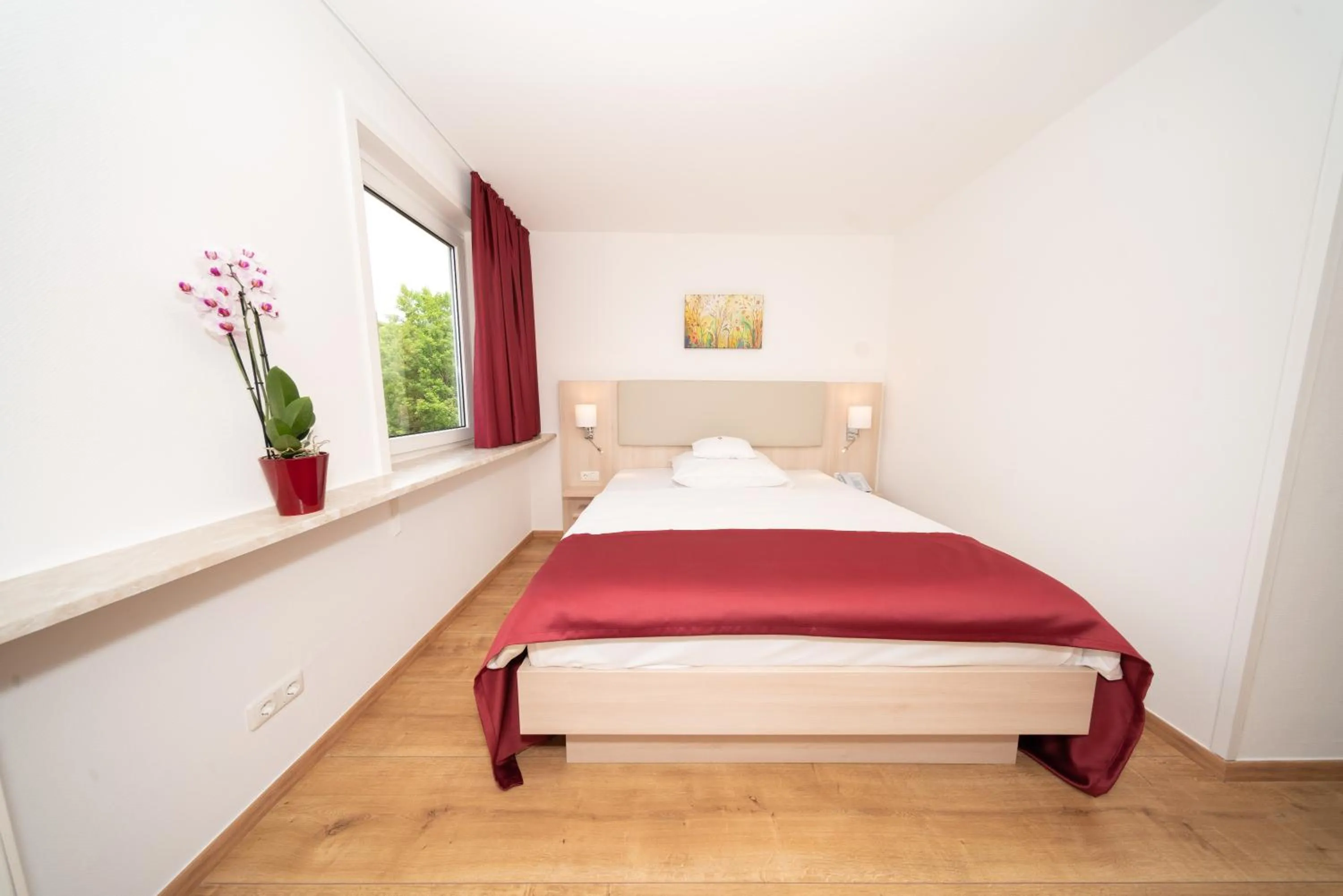 Photo of the whole room, Bed in Parkhotel Pyrmont