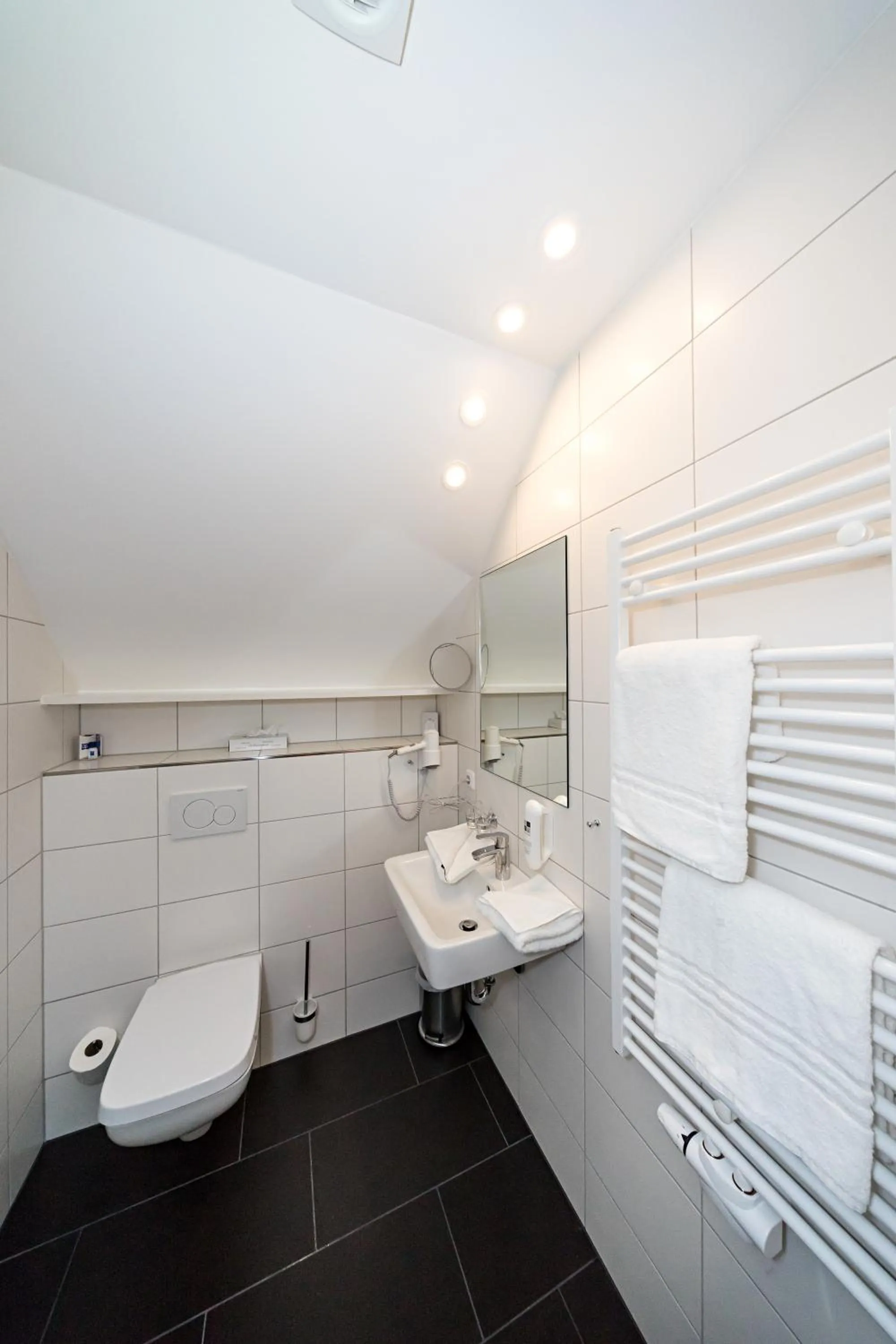 Bathroom in Parkhotel Pyrmont