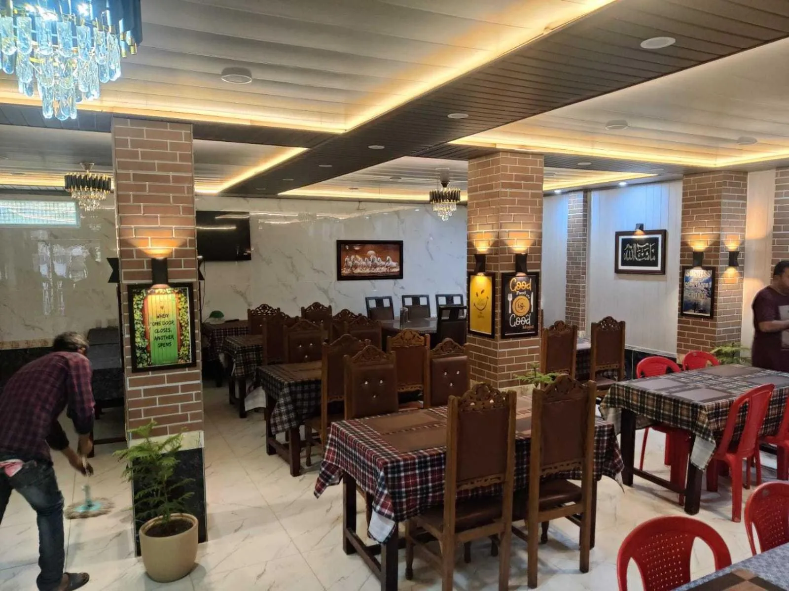 Dining area in Hotel O Graceland