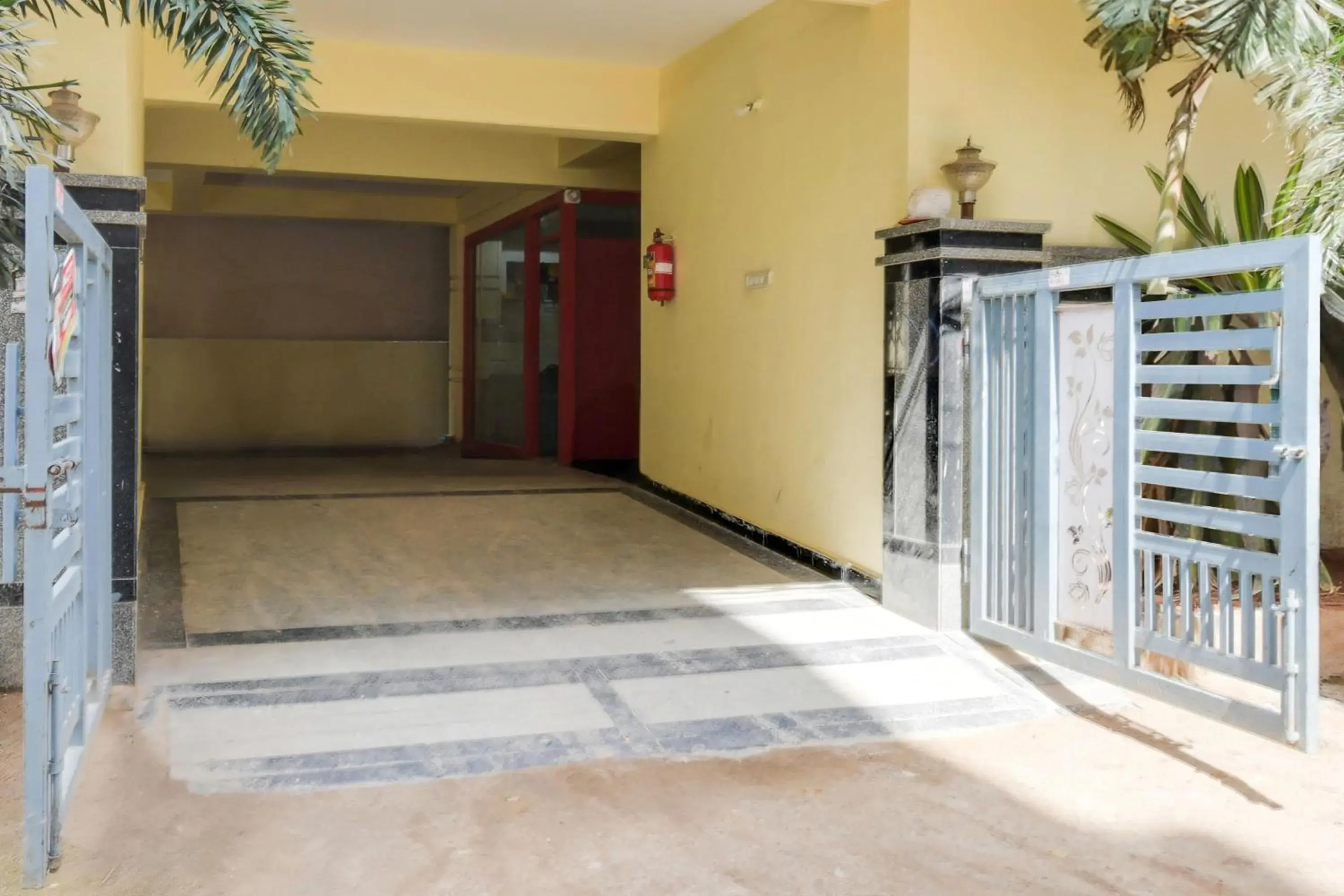 Facade/entrance in Super Townhouse Hitech City Madhapur Facade/entrance in Super Townhouse Hitech City Madhapur
