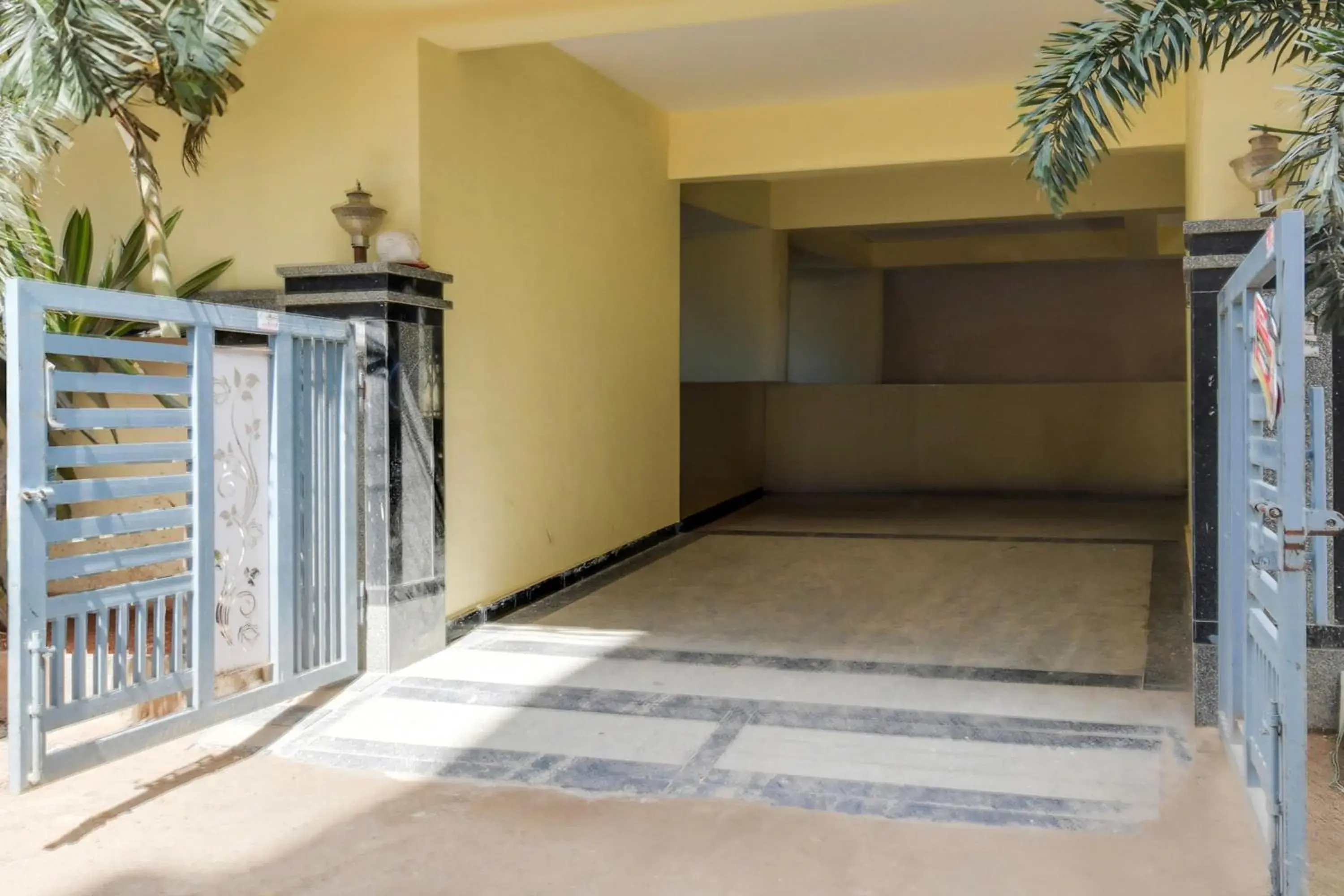 Facade/entrance in Super Townhouse Hitech City Madhapur Facade/entrance in Super Townhouse Hitech City Madhapur