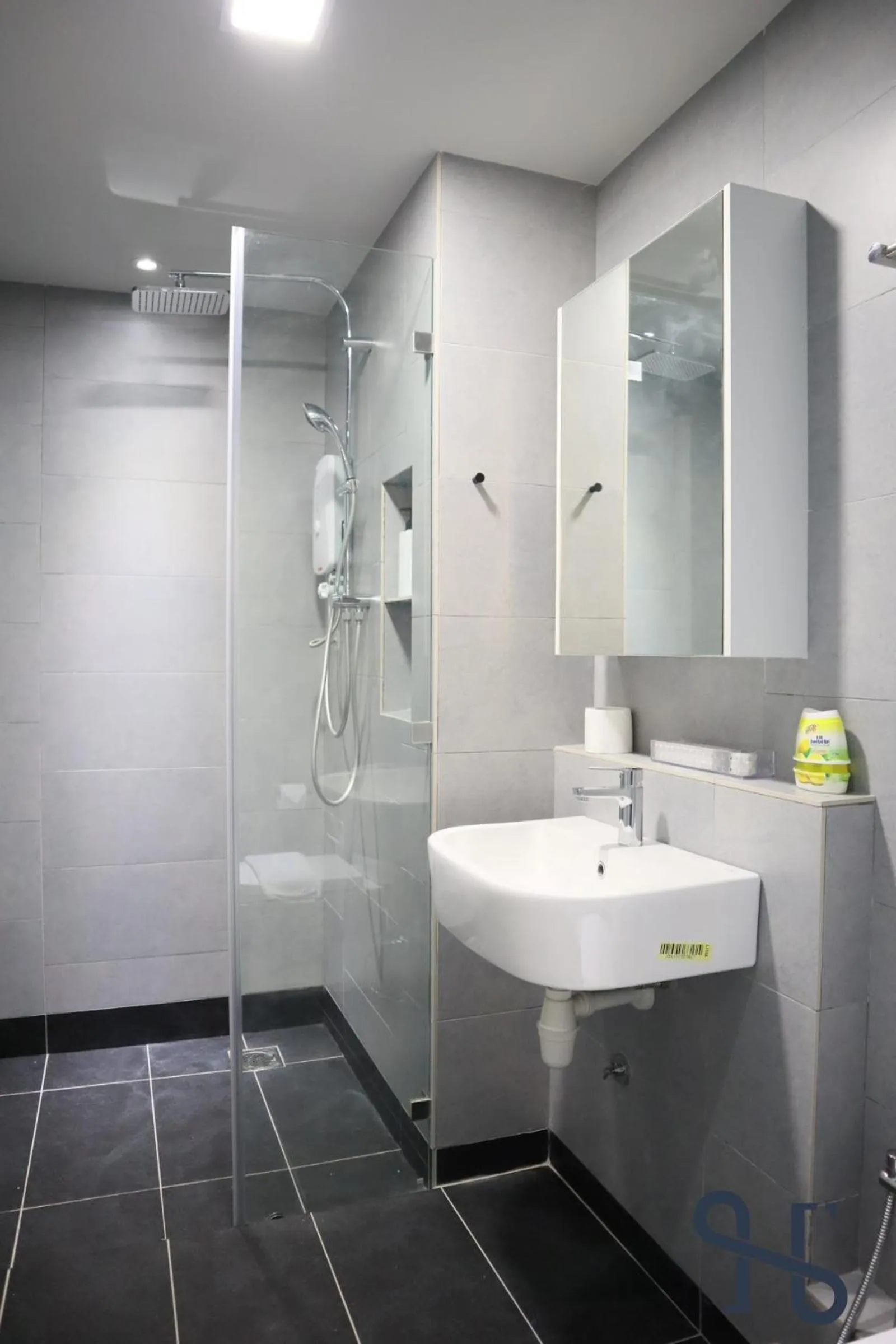 Shower in Homesuite' Home at Jesselton Quay