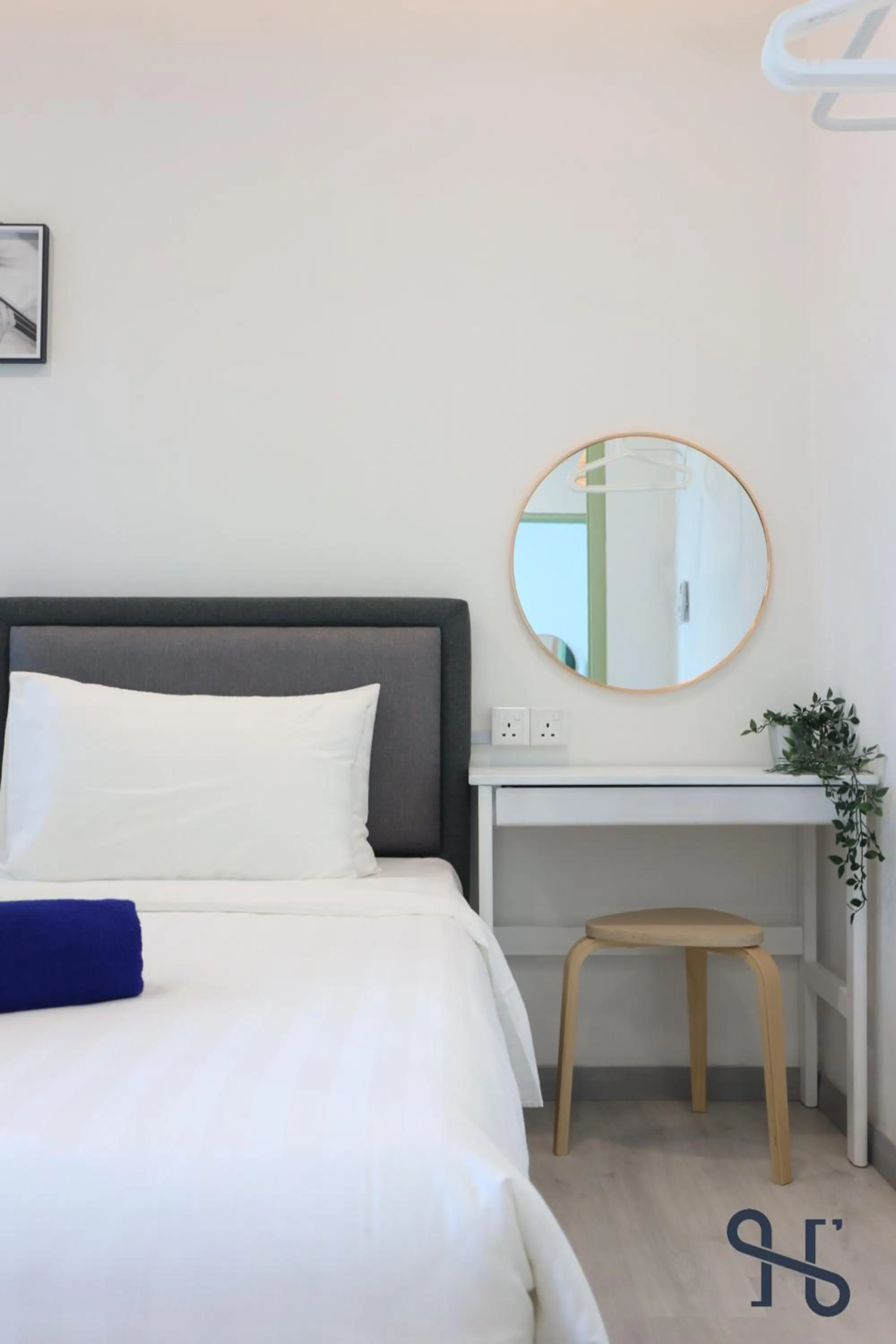 Bed in Homesuite' Home at Jesselton Quay