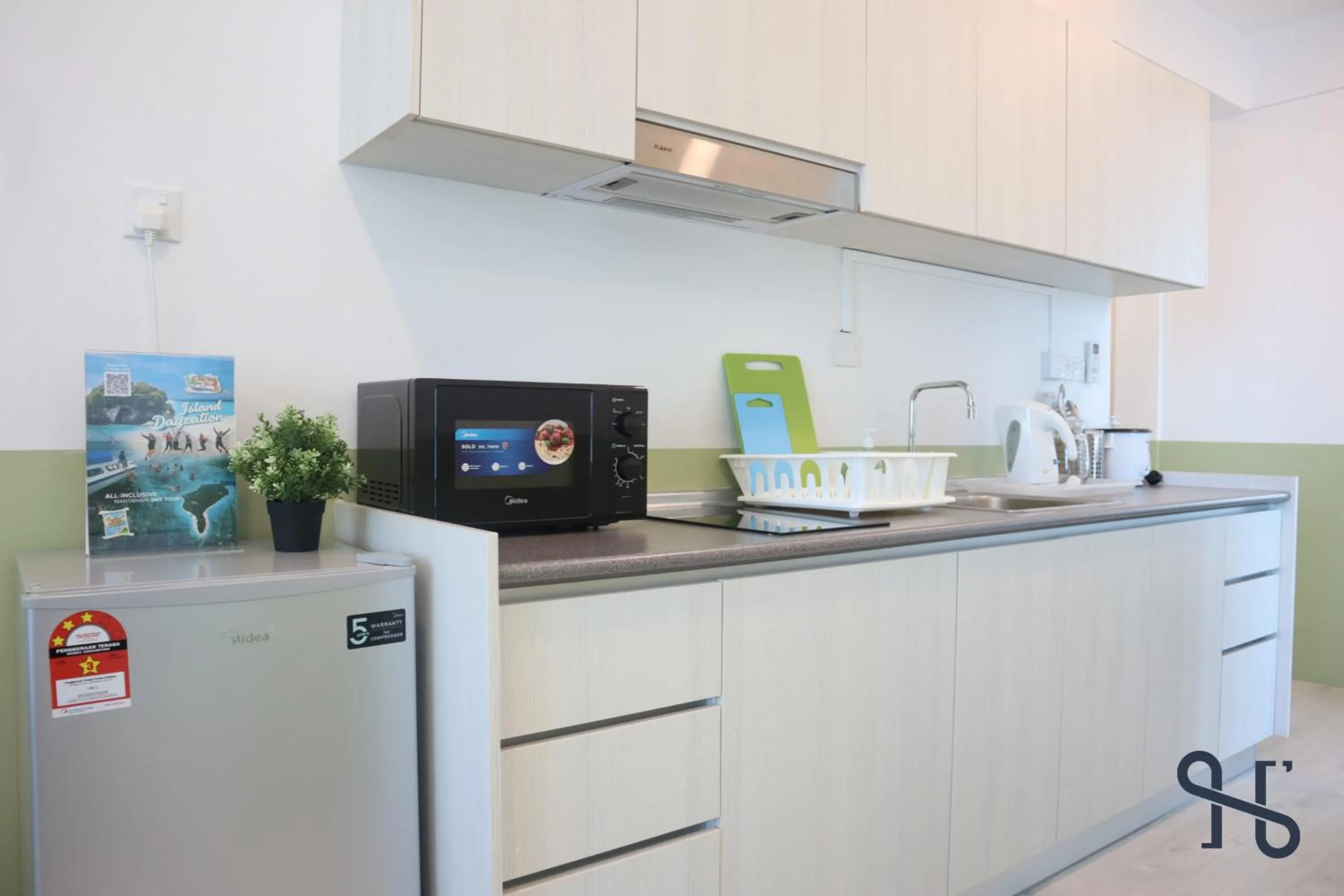 minibar in Homesuite' Home at Jesselton Quay