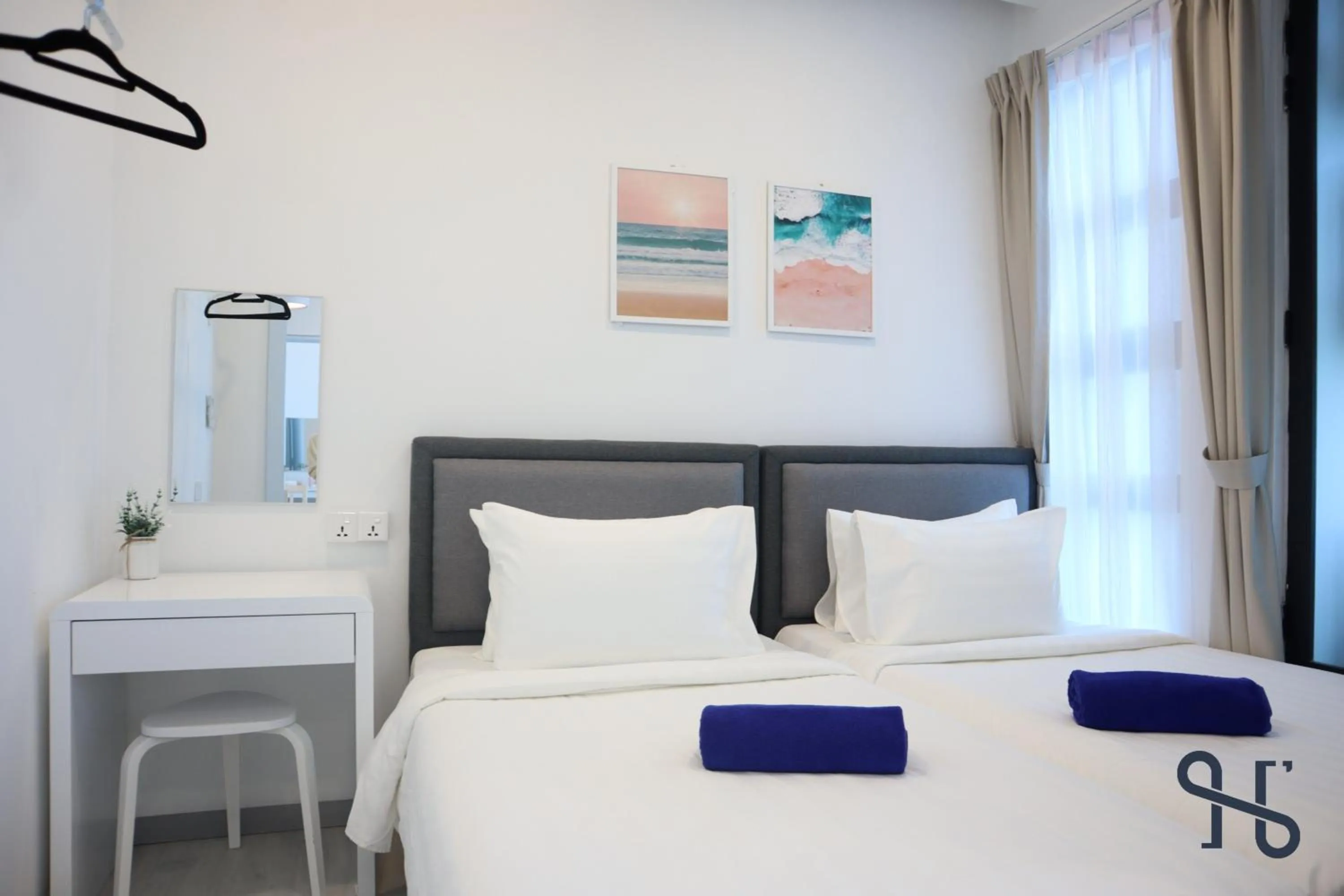 Bed in Homesuite' Home at Jesselton Quay