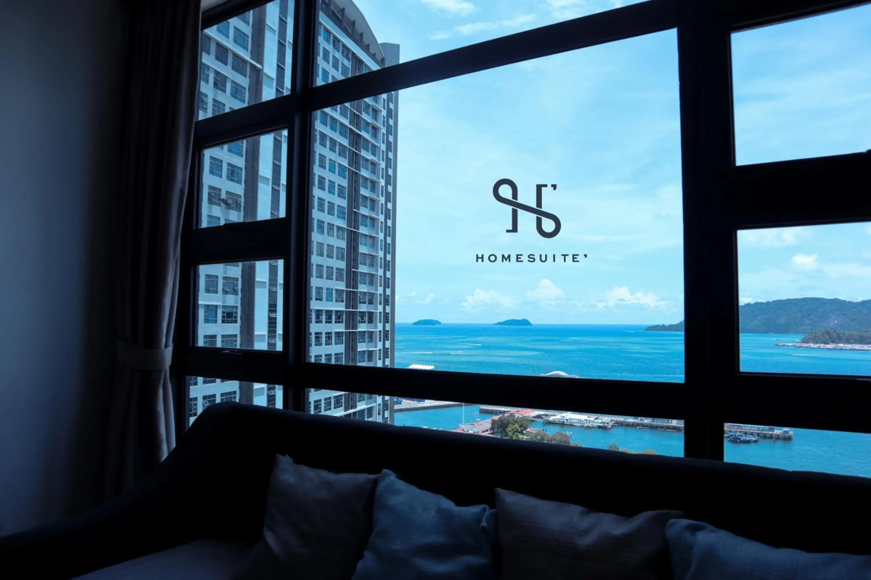 Two-Bedroom Apartment with Sea View in Homesuite' Home at Jesselton Quay Two-Bedroom Apartment with Sea View in Homesuite' Home at Jesselton Quay