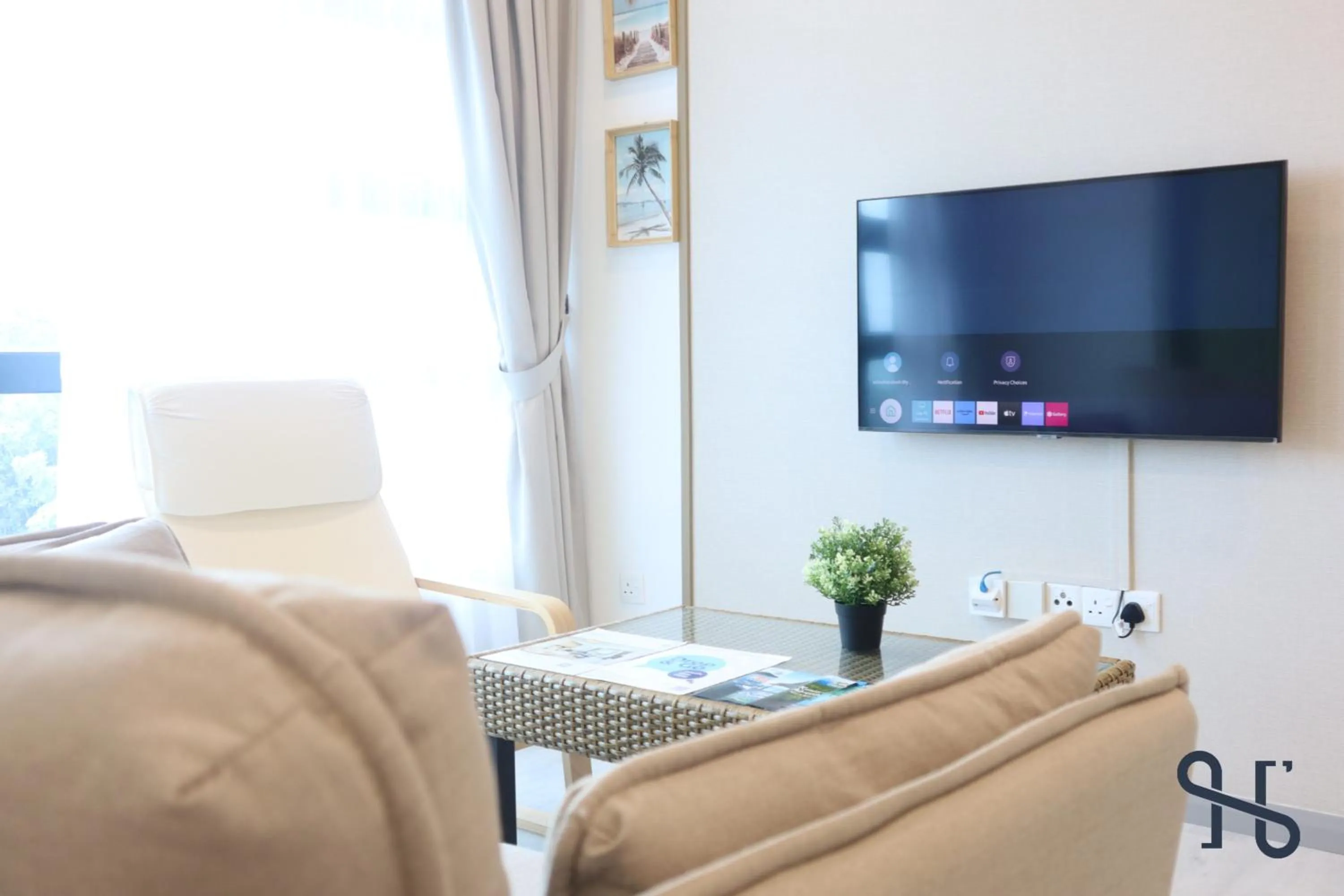 TV and multimedia in Homesuite' Home at Jesselton Quay