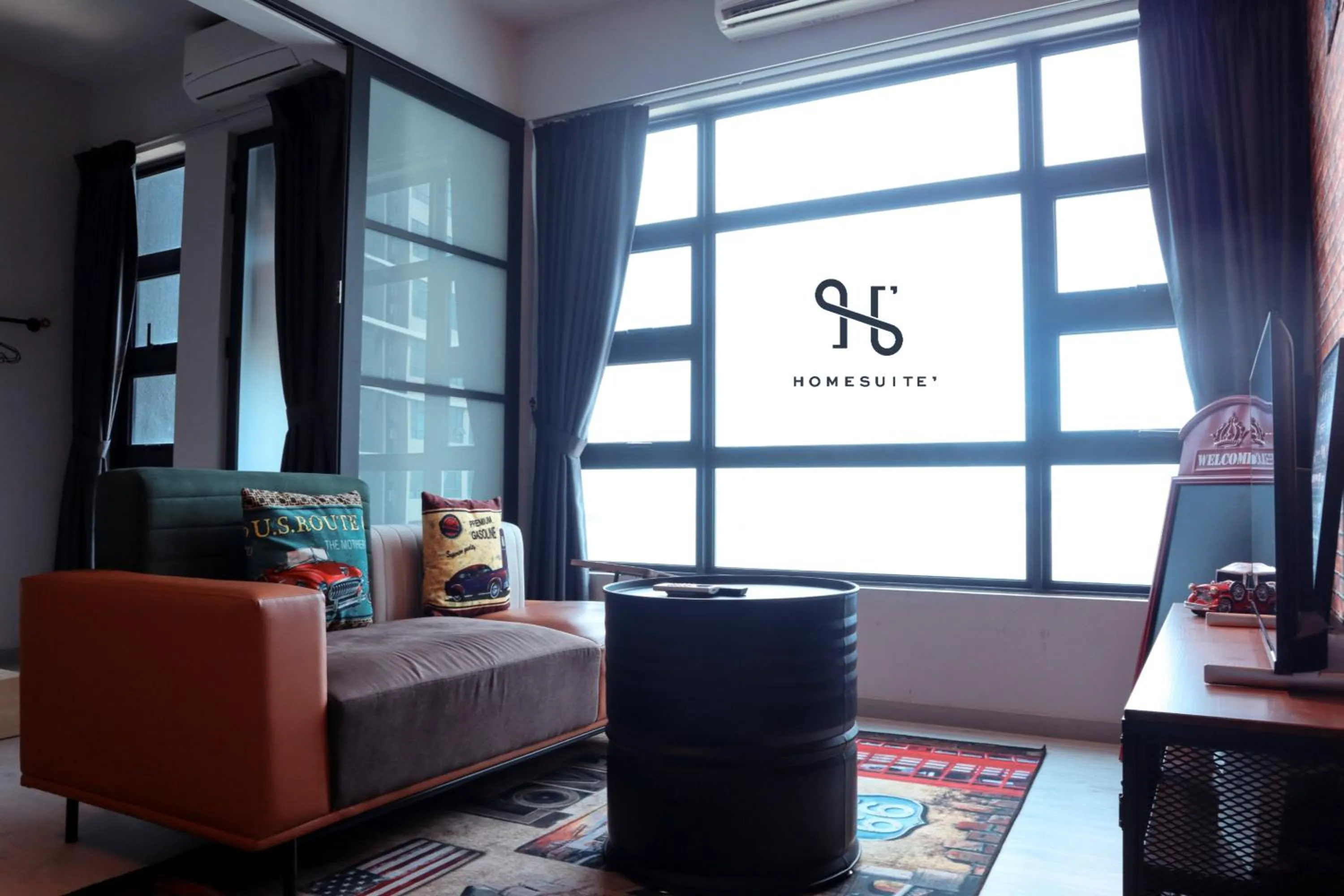 Sea view in Homesuite' Home at Jesselton Quay