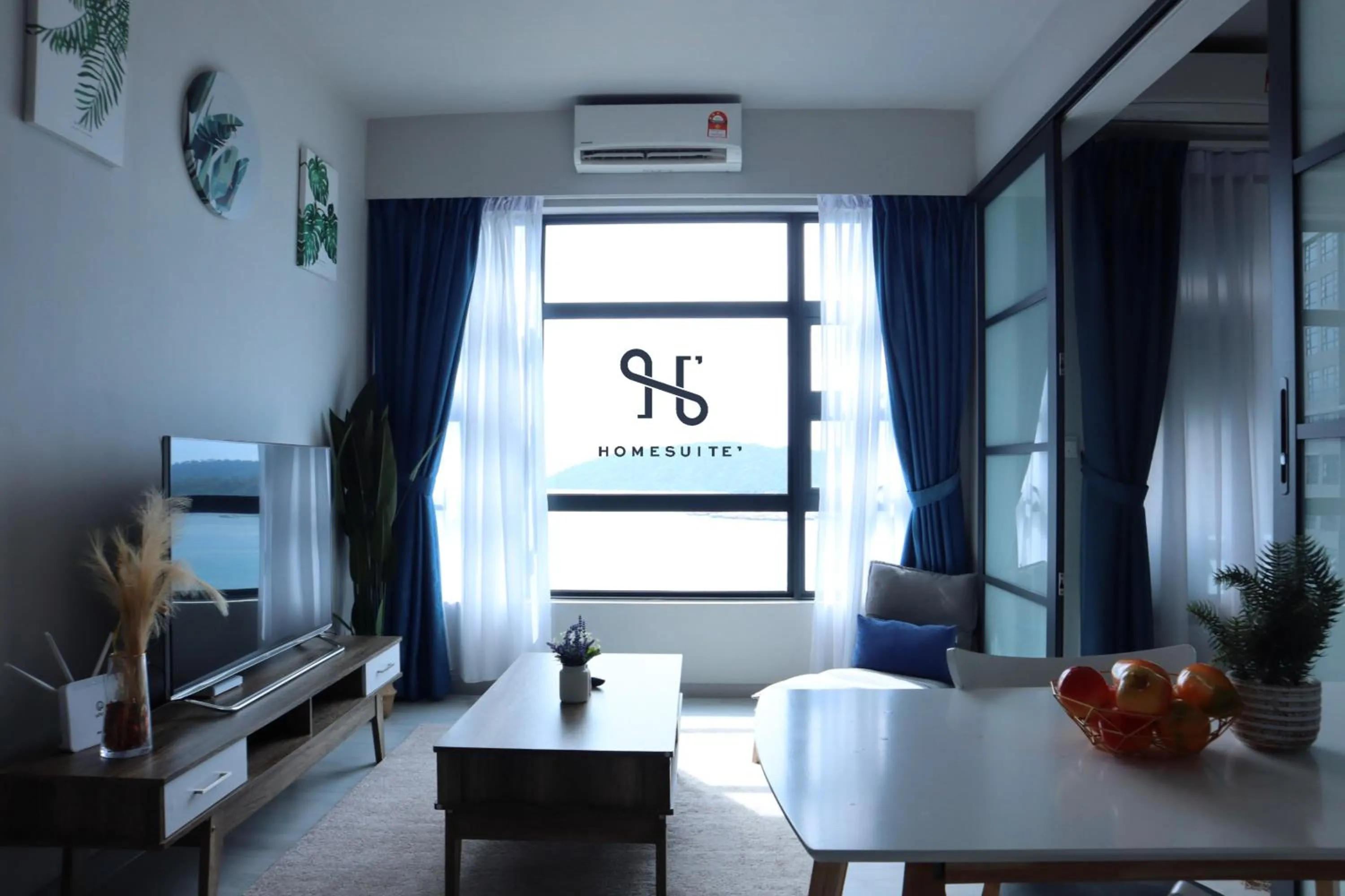 Sea view in Homesuite' Home at Jesselton Quay