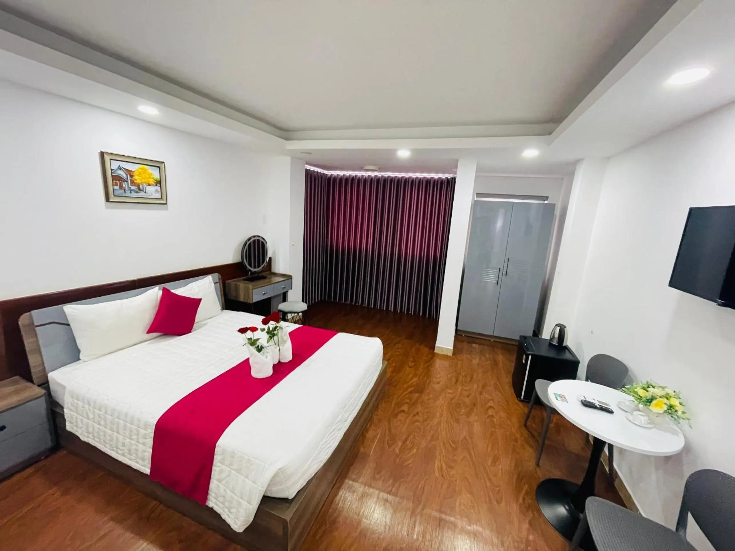 Photo of the whole room, Bed in PHÚ GIA BÙI VIỆN HOTEl