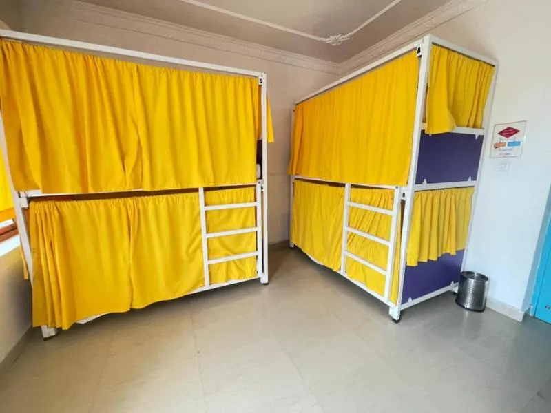 Photo of the whole room, Bed in goSTOPS Bir, Landing Site