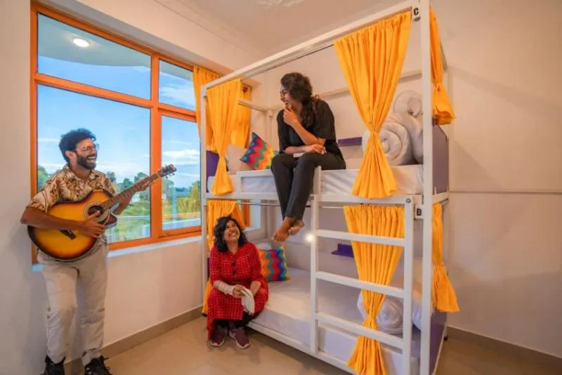 Bedroom in goSTOPS Bir, Landing Site