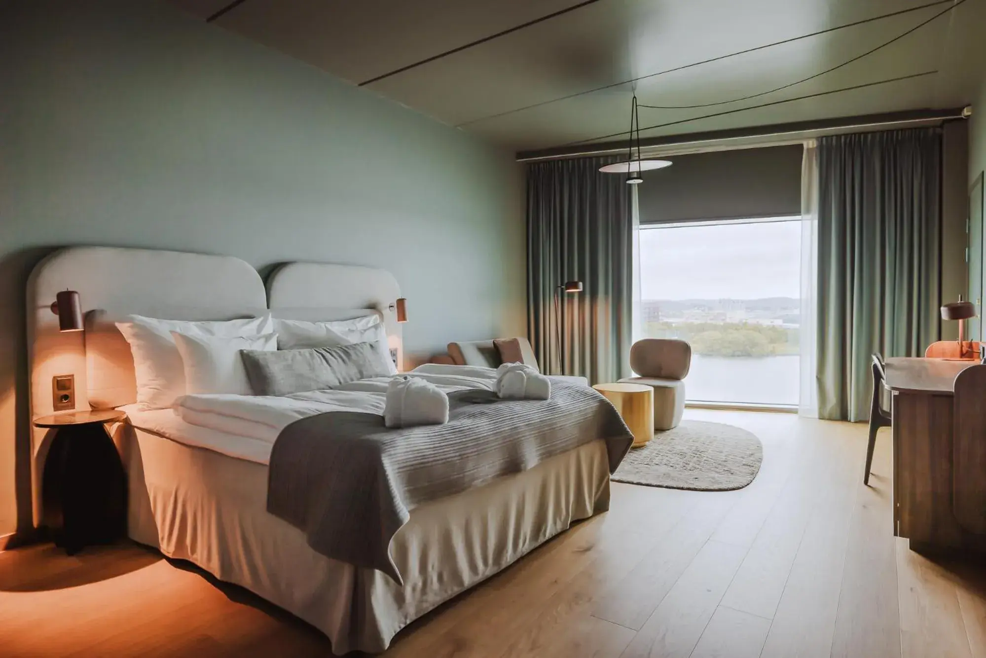 Deluxe Room in Clarion Hotel The Pier Deluxe Room in Clarion Hotel The Pier