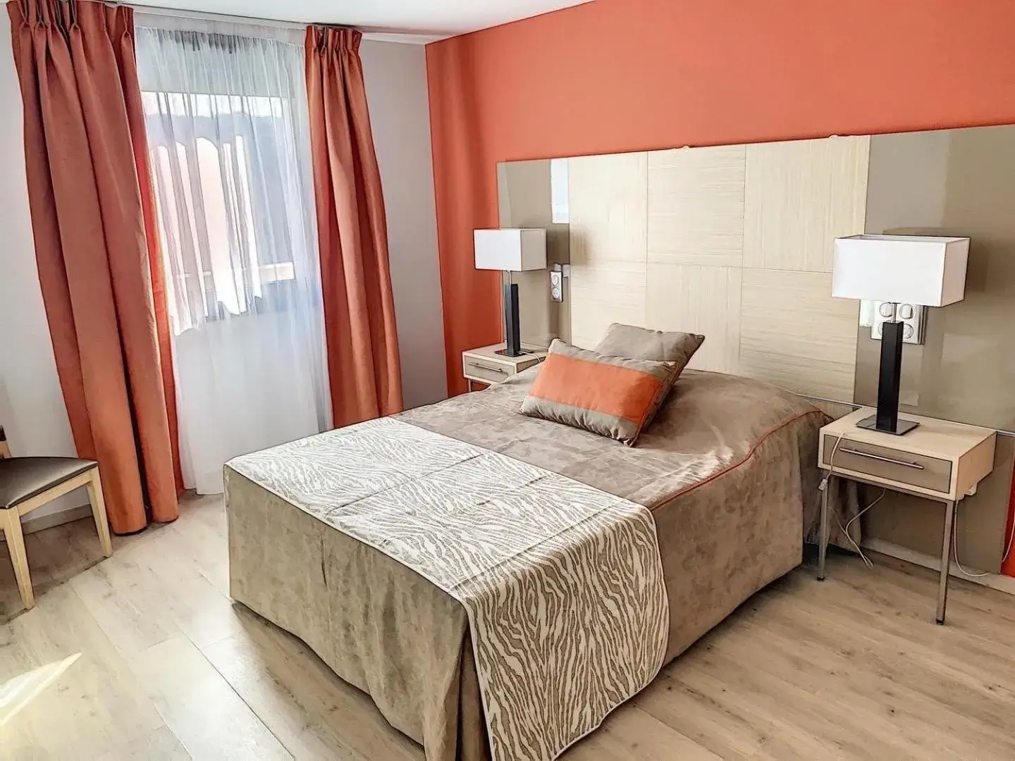 Deluxe Double Room in ZENAO MONTREUIL- Croix de Chavaux Deluxe Double Room in ZENAO MONTREUIL- Croix de Chavaux