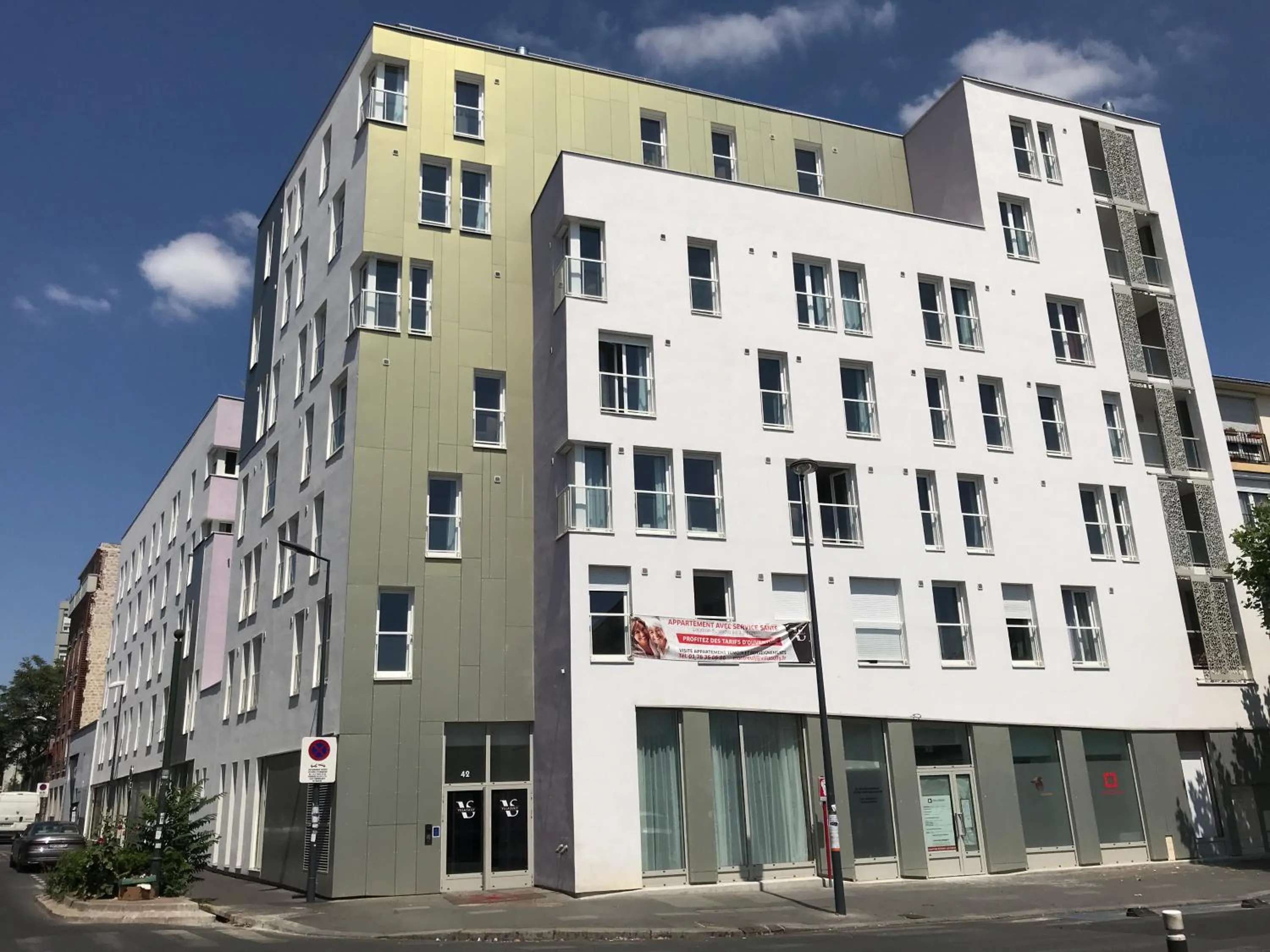 Property building in ZENAO MONTREUIL- Croix de Chavaux