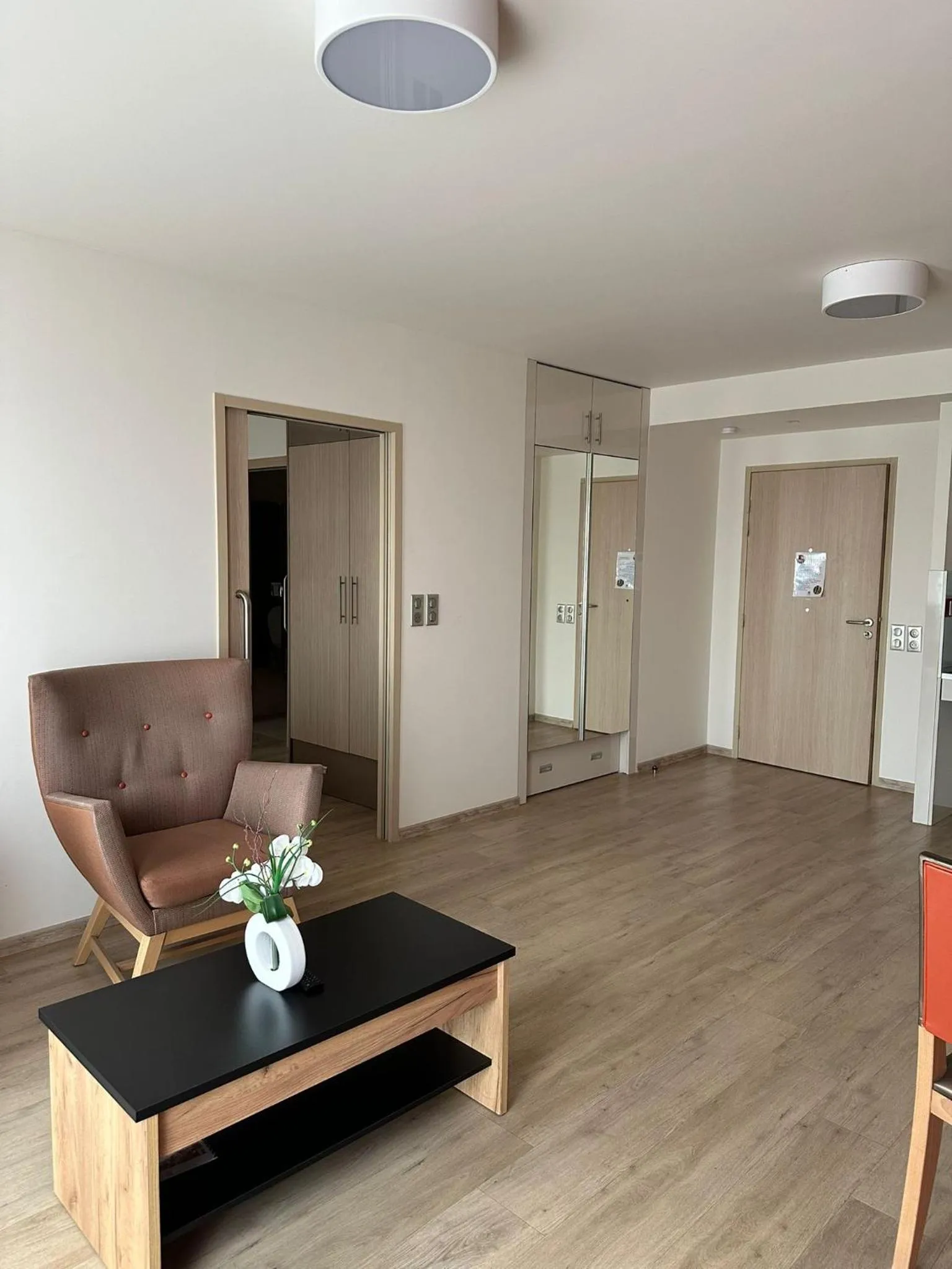 ZENAO MONTREUIL- Croix de Chavaux