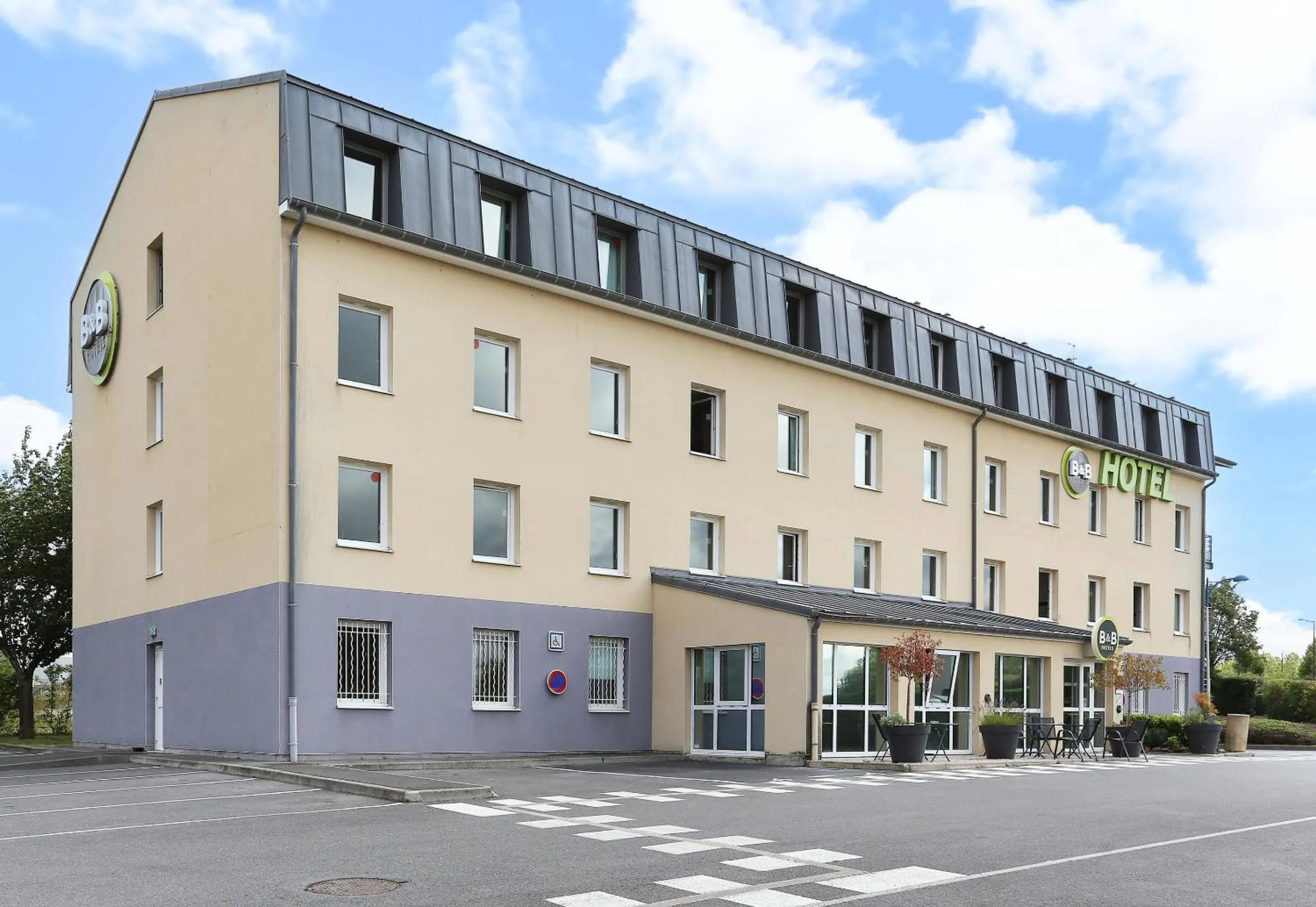 Property building in B&B HOTEL Châlons-en-Champagne