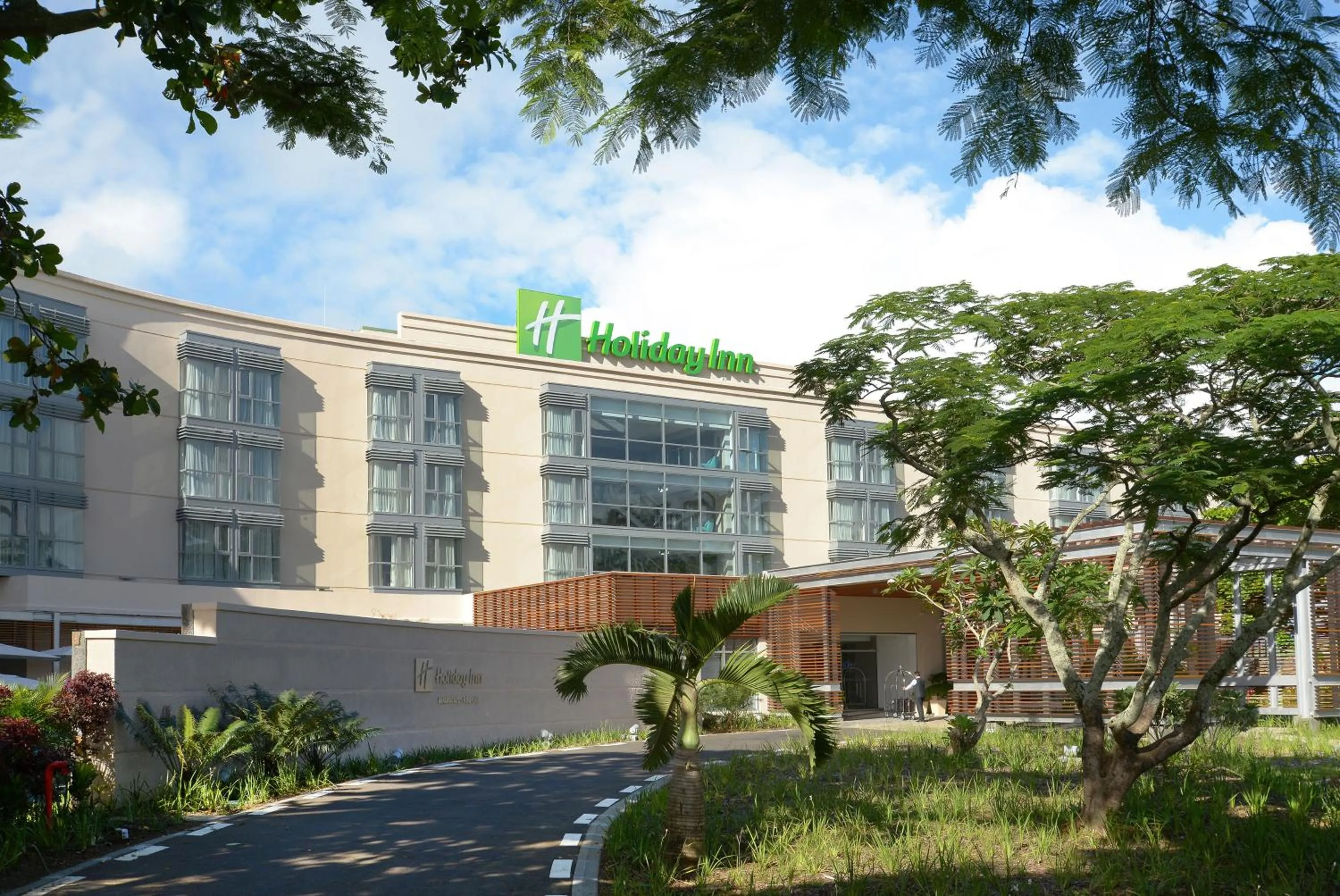 Property building in Holiday Inn Mauritius Mon Trésor by IHG