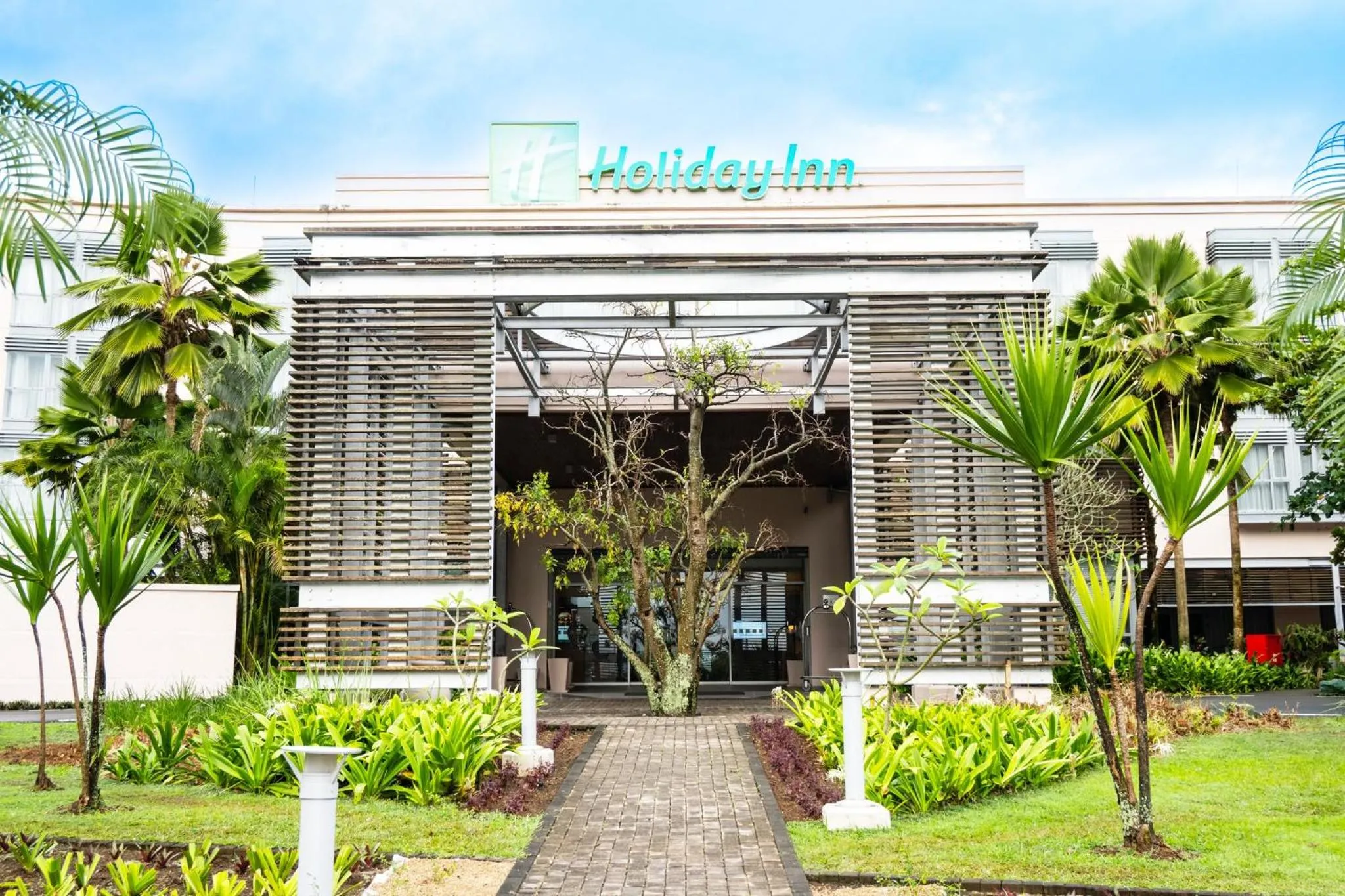 Property building in Holiday Inn Mauritius Mon Trésor by IHG