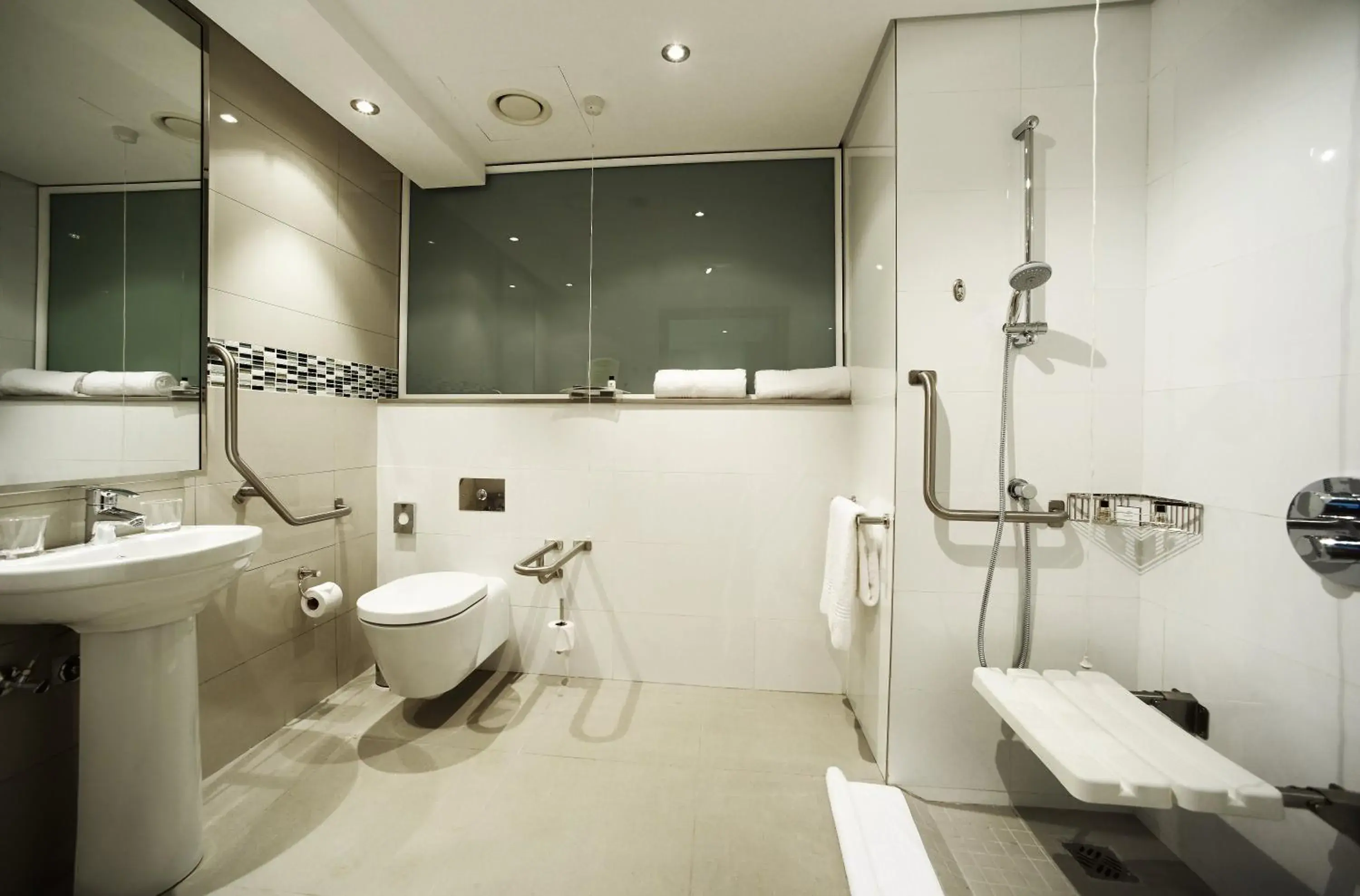 Photo of the whole room, Bathroom in Holiday Inn Mauritius Mon Trésor, an IHG Hotel
