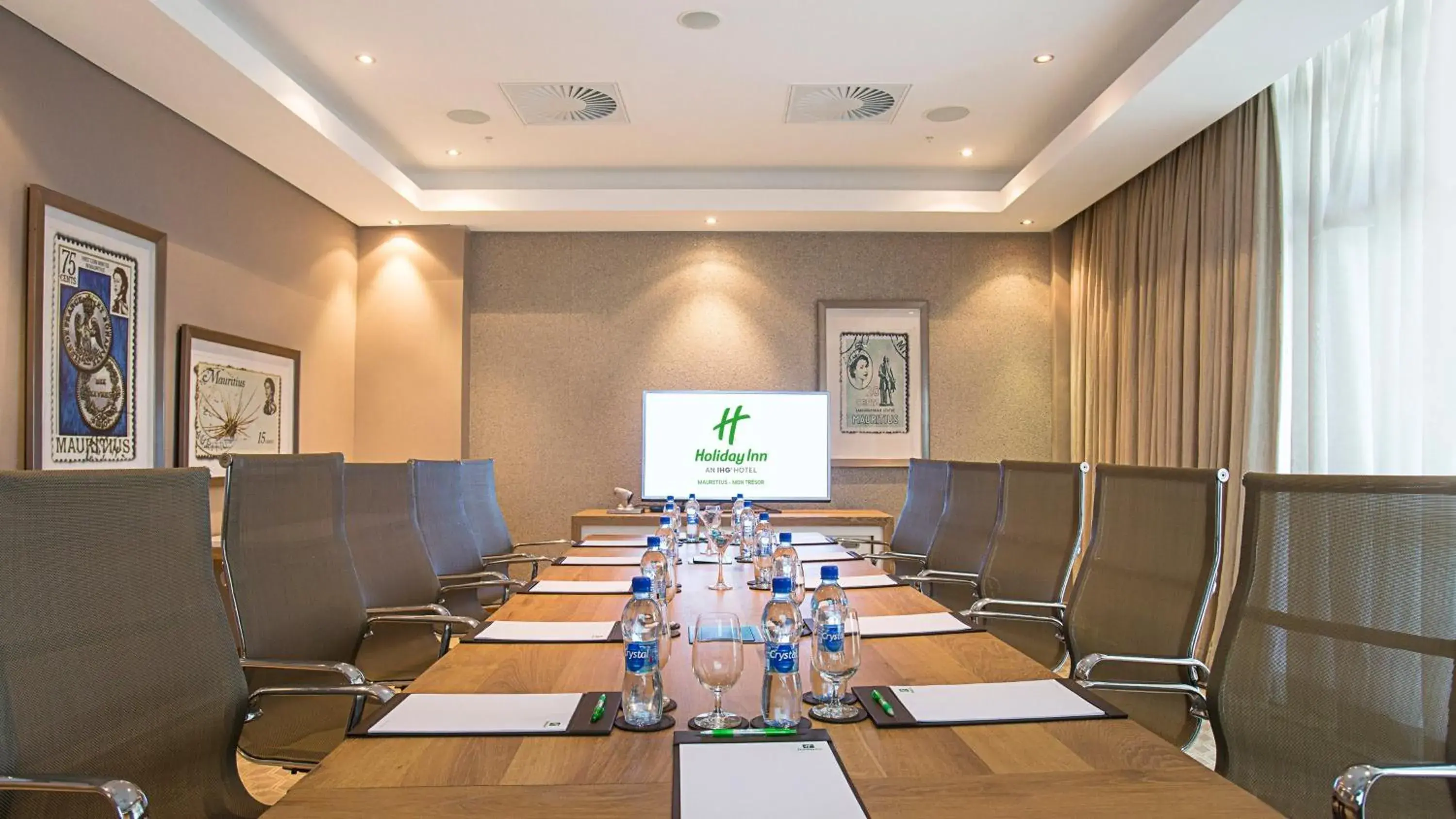Meeting/conference room in Holiday Inn Mauritius Mon Trésor, an IHG Hotel