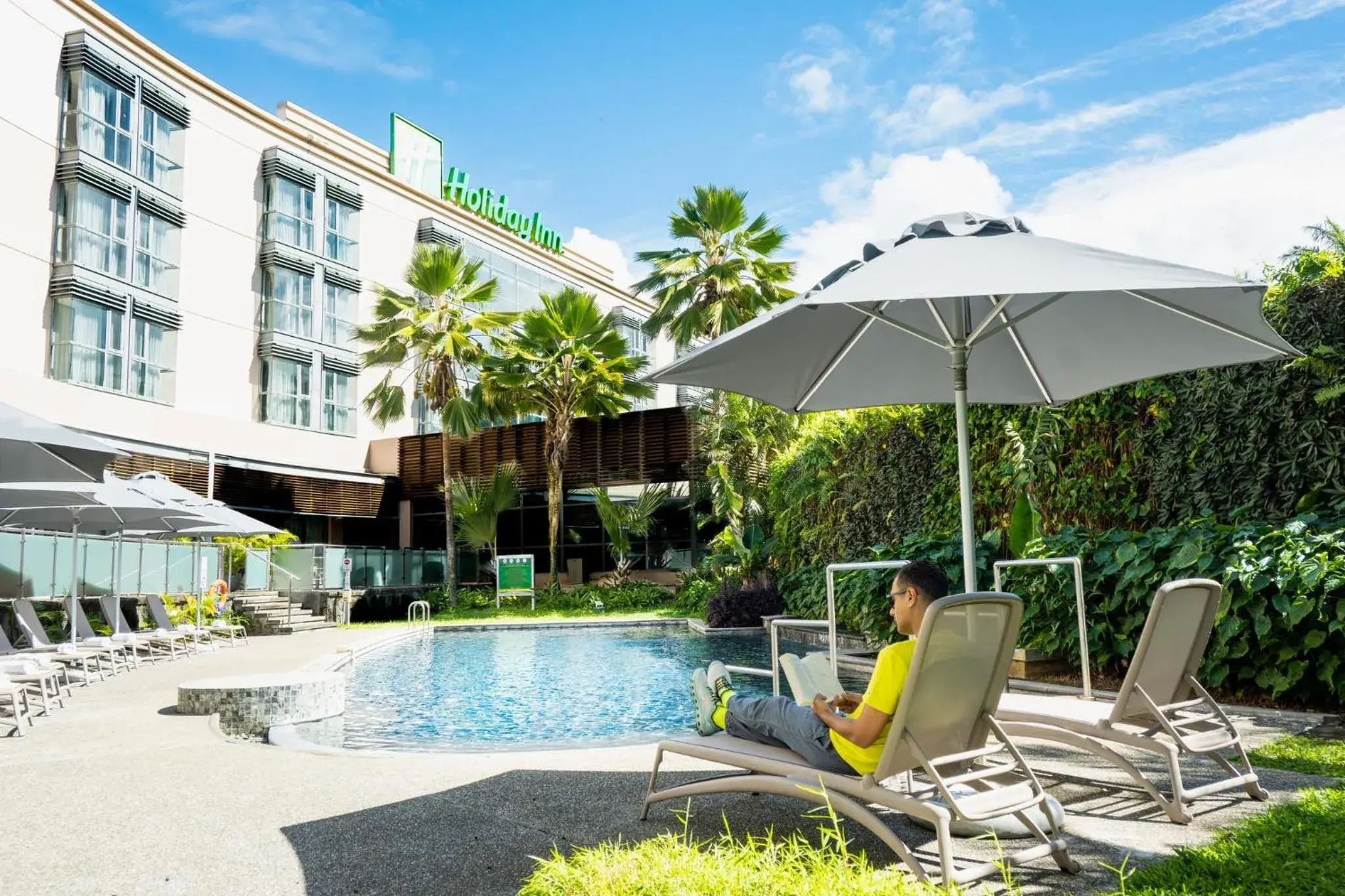 Swimming pool in Holiday Inn Mauritius Mon Trésor by IHG Swimming pool in Holiday Inn Mauritius Mon Trésor by IHG