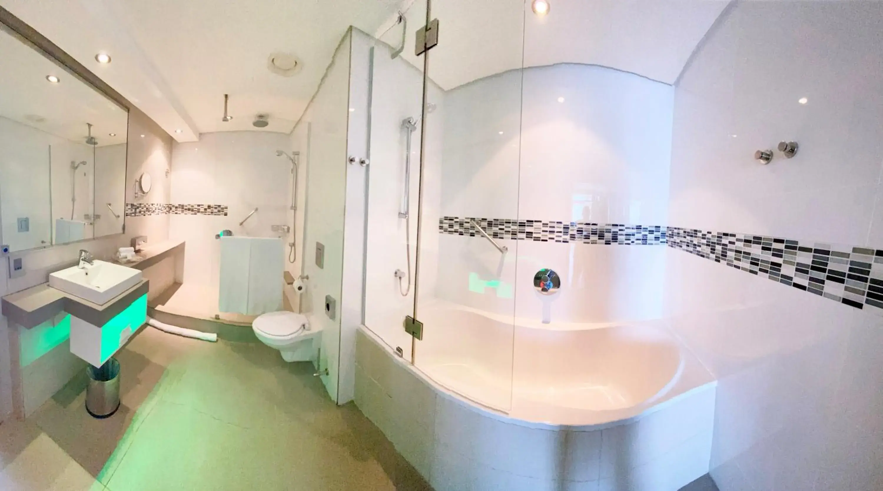 Bathroom in Holiday Inn Mauritius Mon Trésor, an IHG Hotel