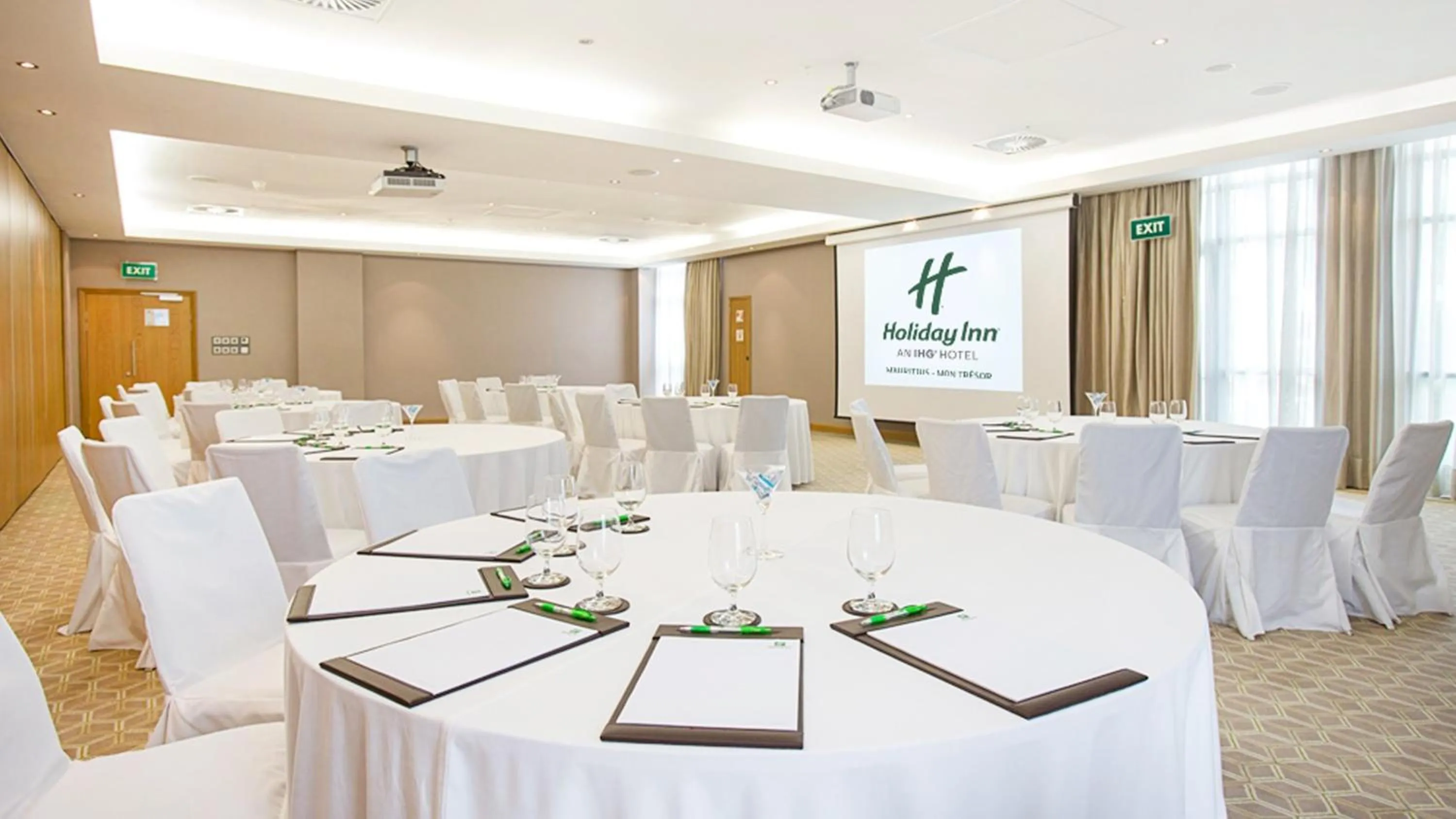 Meeting/conference room in Holiday Inn Mauritius Mon Trésor by IHG