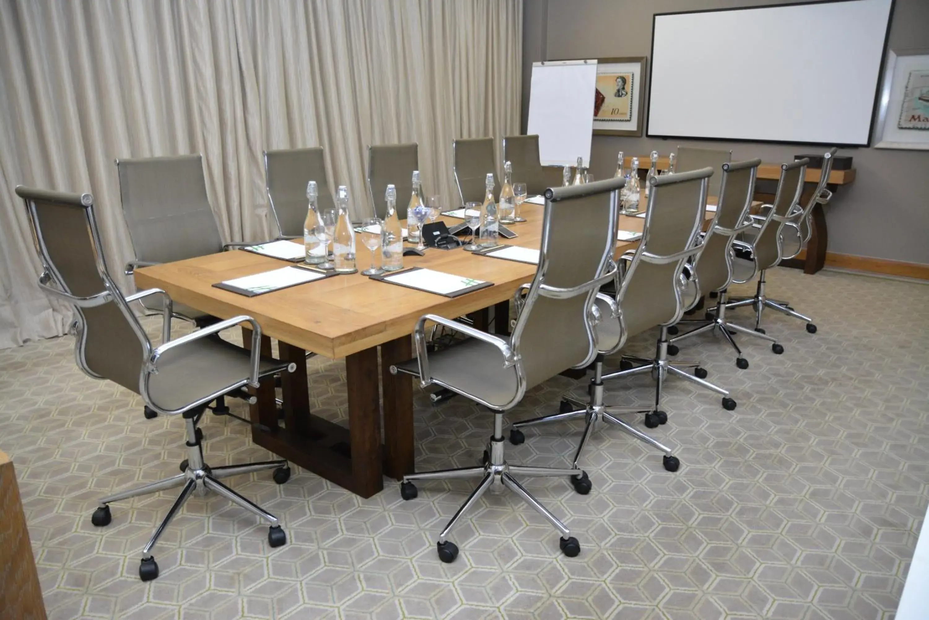 Meeting/conference room, Business Area/Conference Room in Holiday Inn Mauritius Mon Trésor, an IHG Hotel