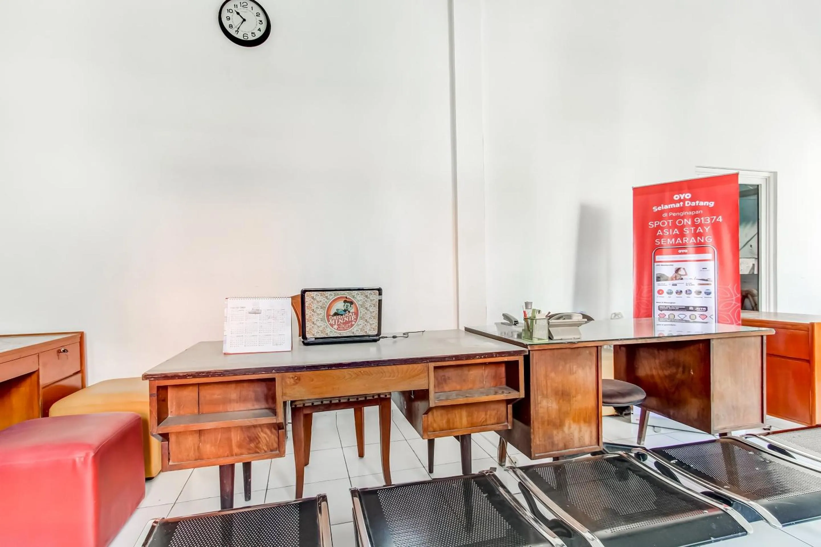Lobby or reception in OYO Life 91374 Asia Stay Semarang Syariah