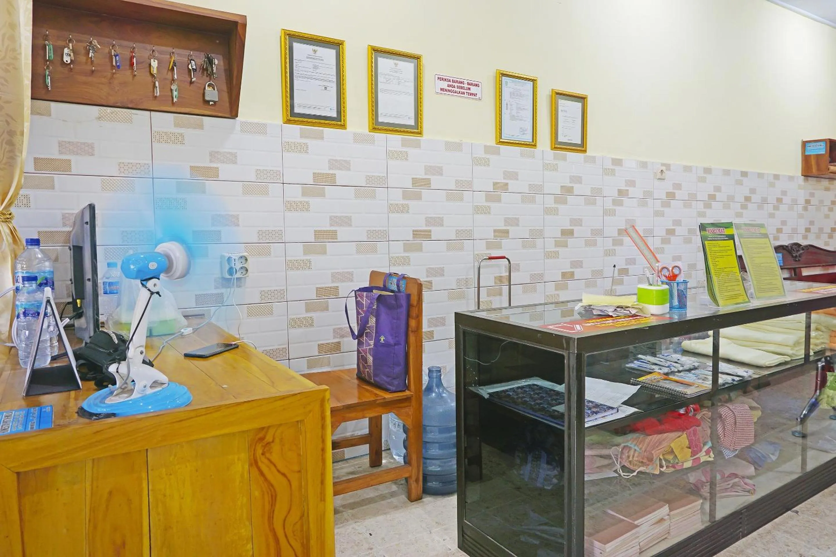 Lobby or reception in Hotel O Putih Mulia Homestay Syariah