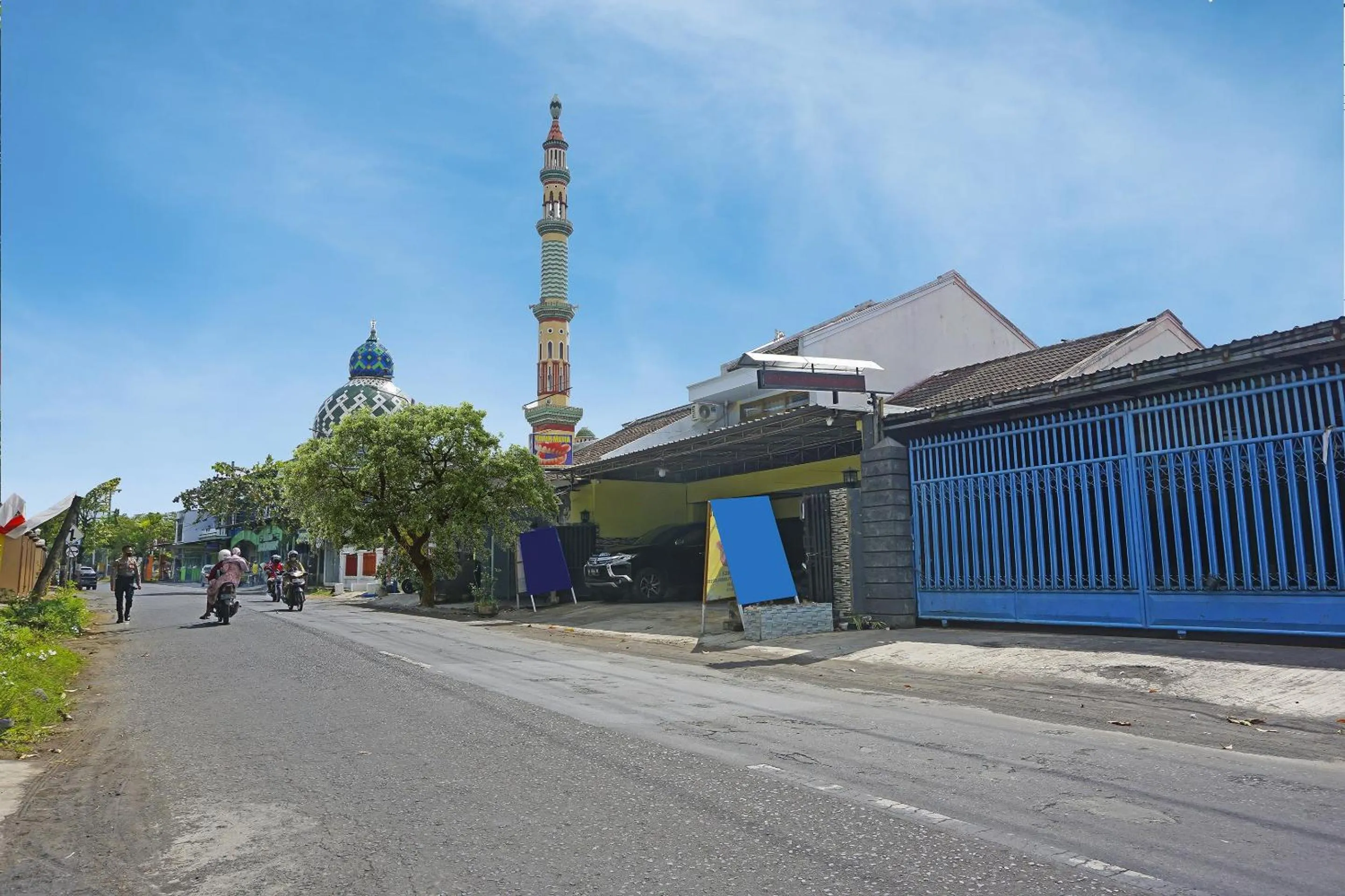 Facade/entrance in Hotel O Putih Mulia Homestay Syariah