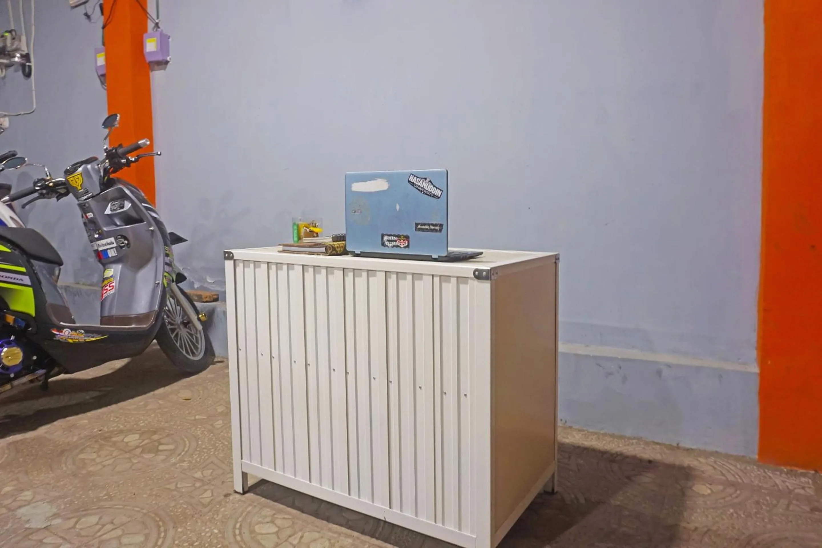 Lobby or reception in Hotel O Pondok Feby Makassar