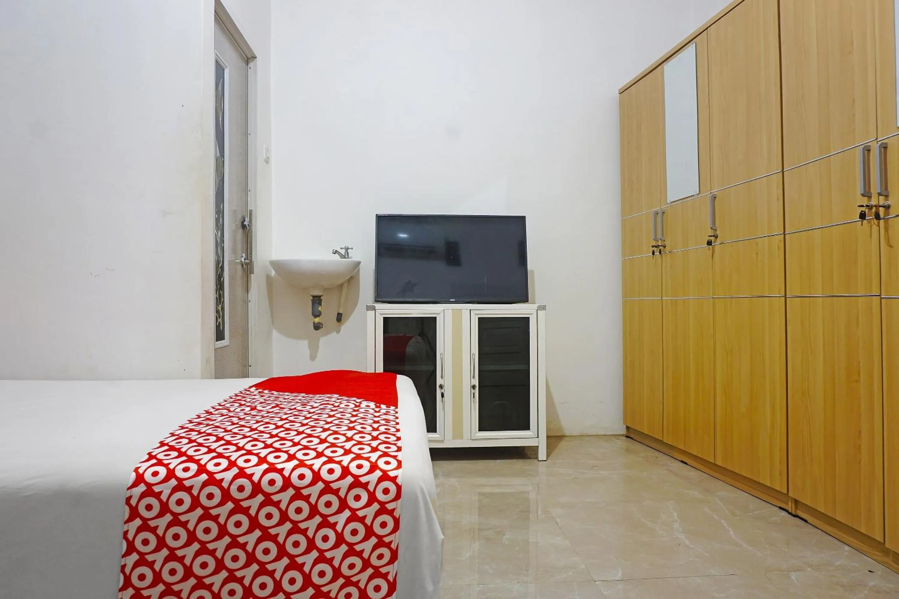 Bedroom, Bed in Hotel O Pondok Feby Makassar