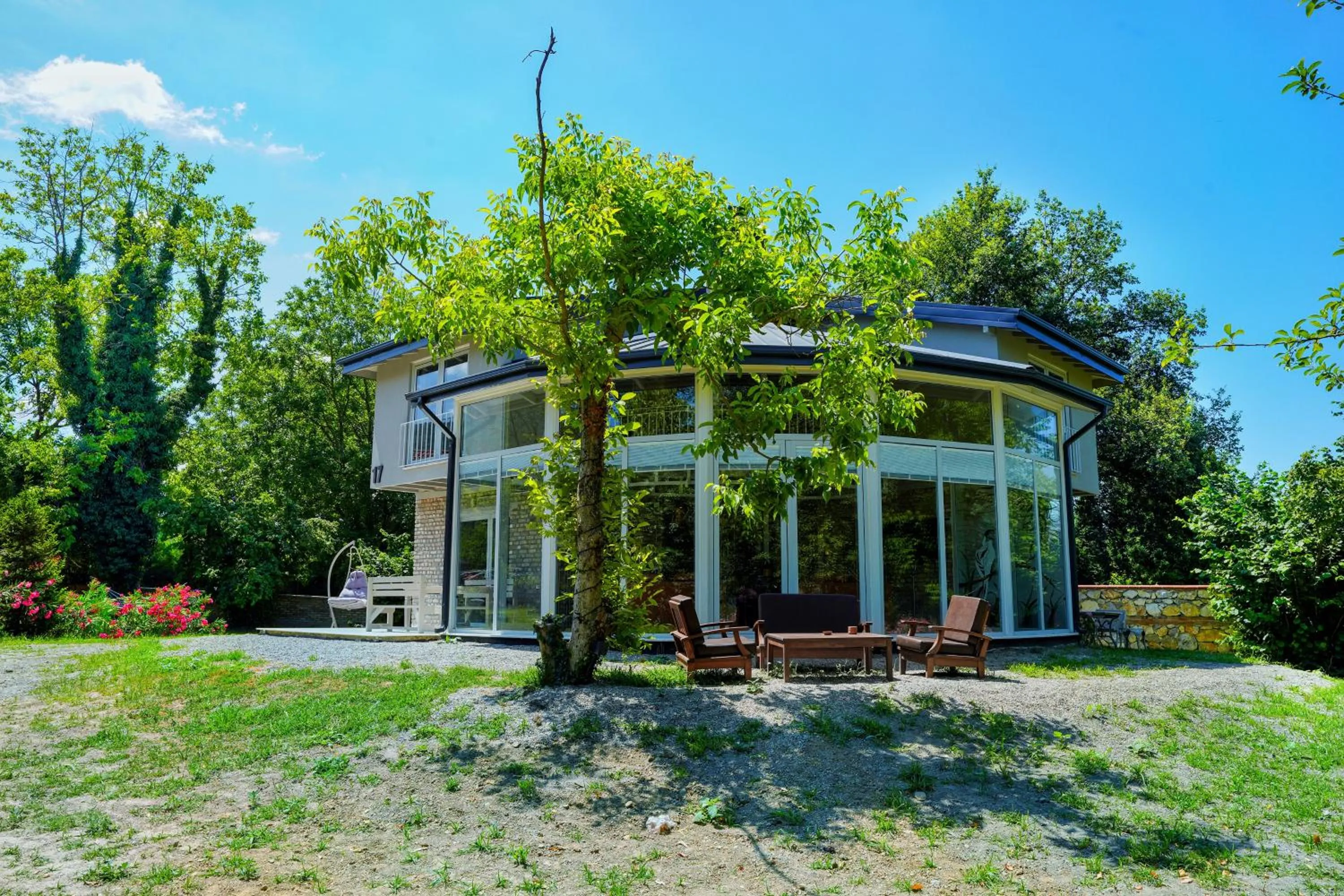 Photo of the whole room in Villa Kirkpinar Sapanca