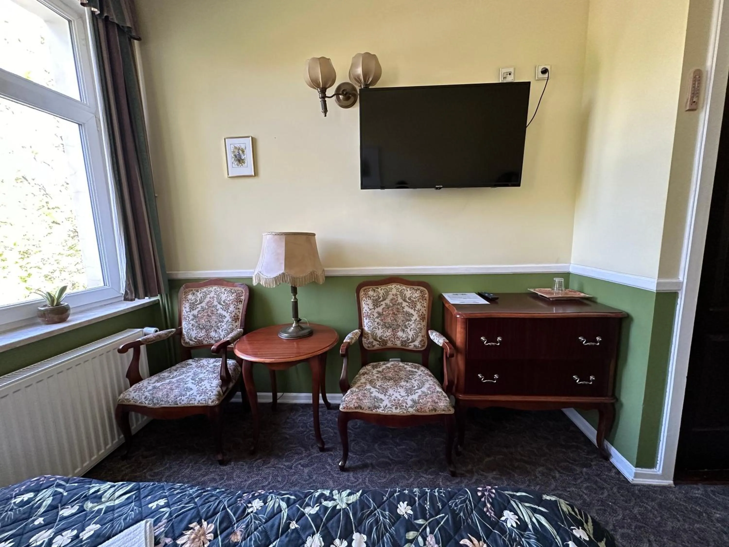 Photo of the whole room in Tuberoza