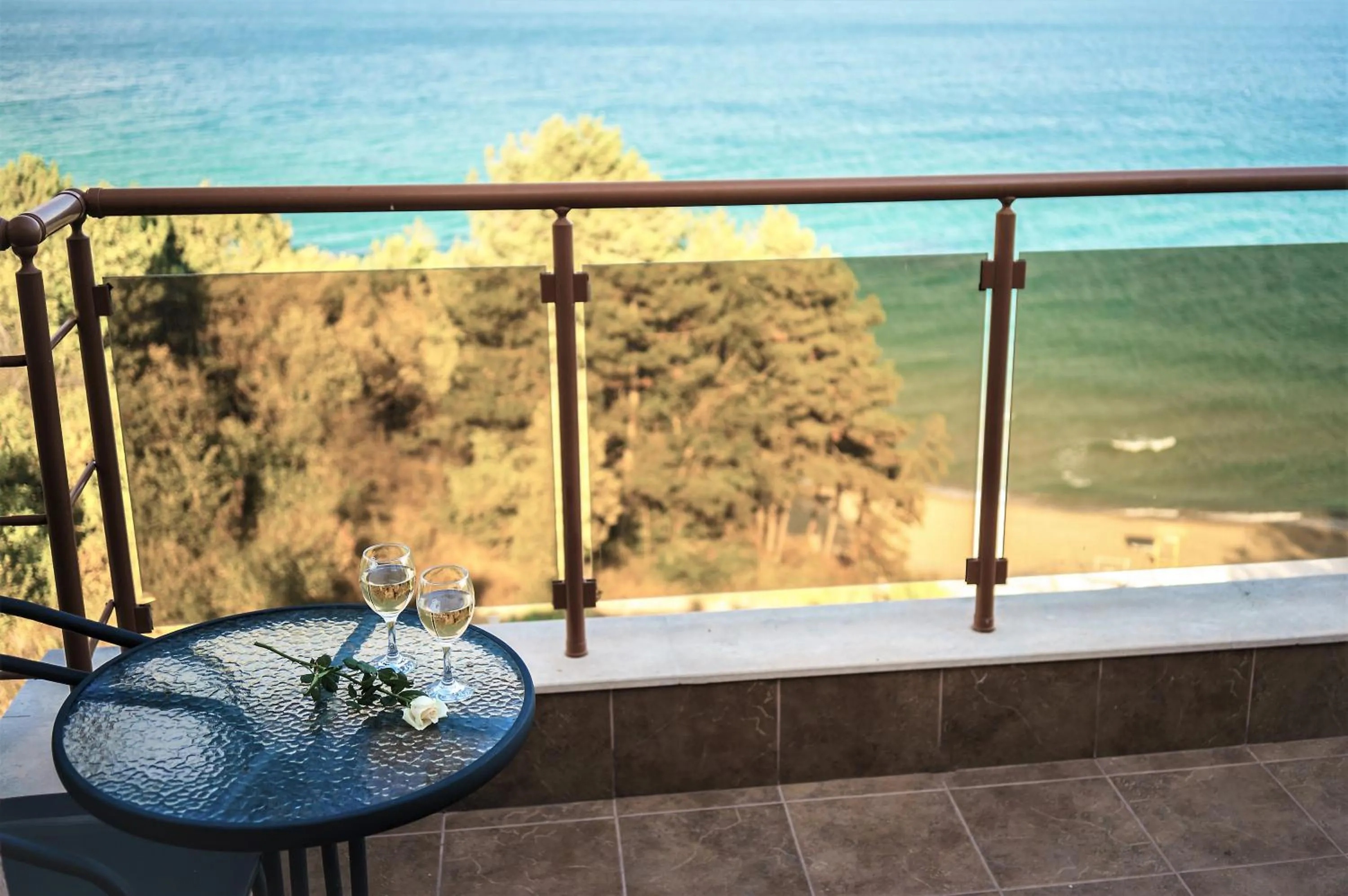 Moreto Seaside Aparthotel