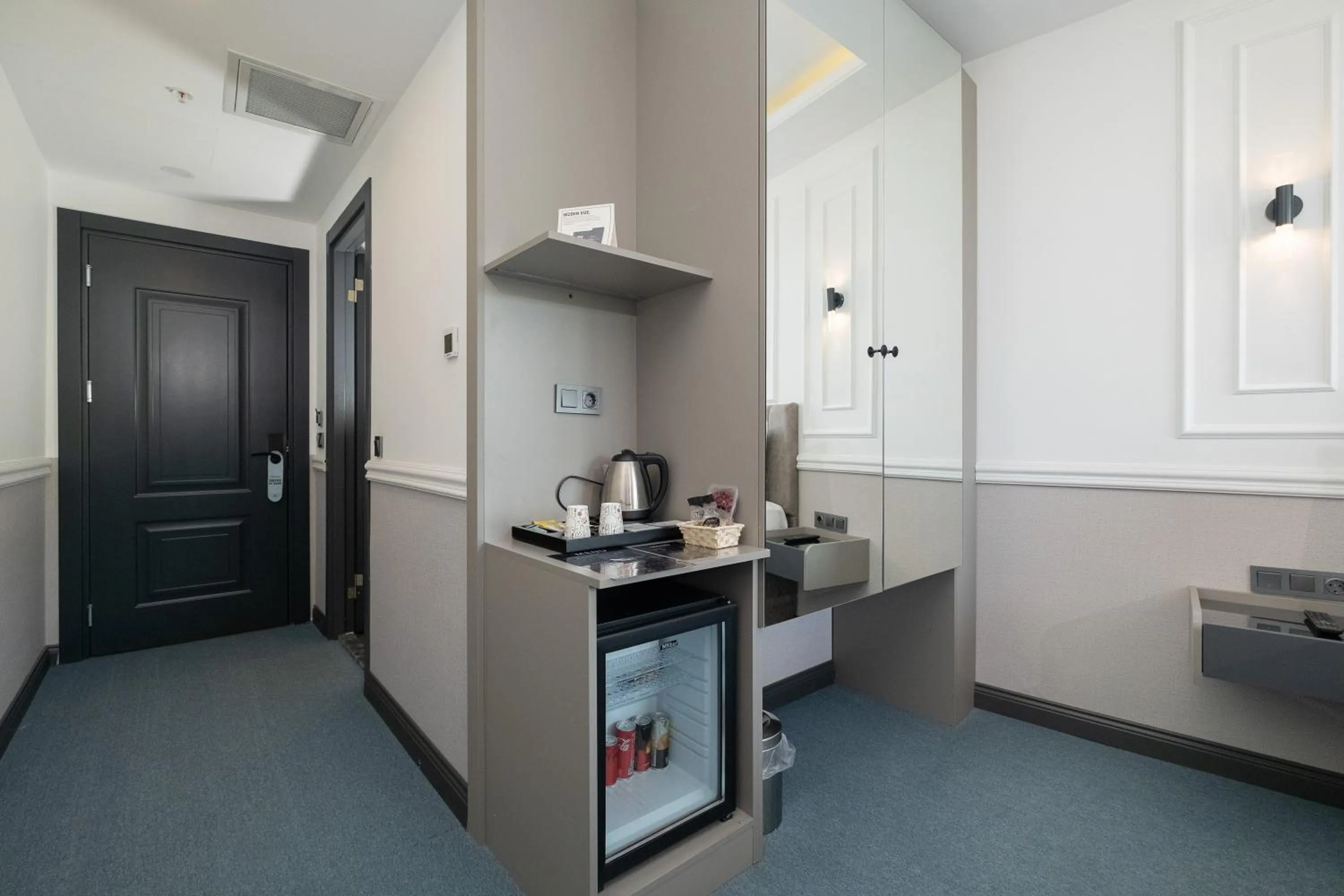 Coffee/tea facilities in Askadar May Otel