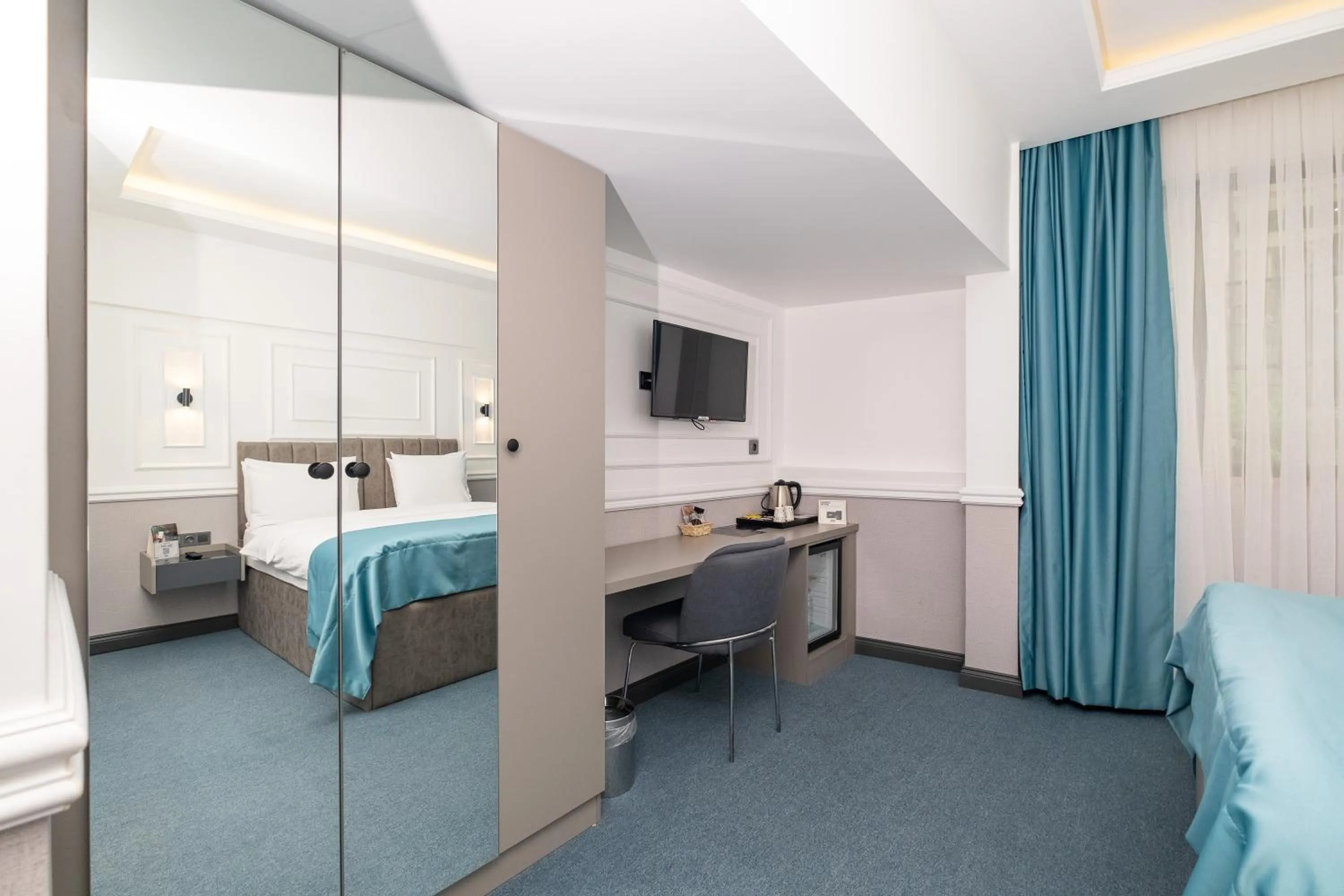 Massage in Askadar May Otel