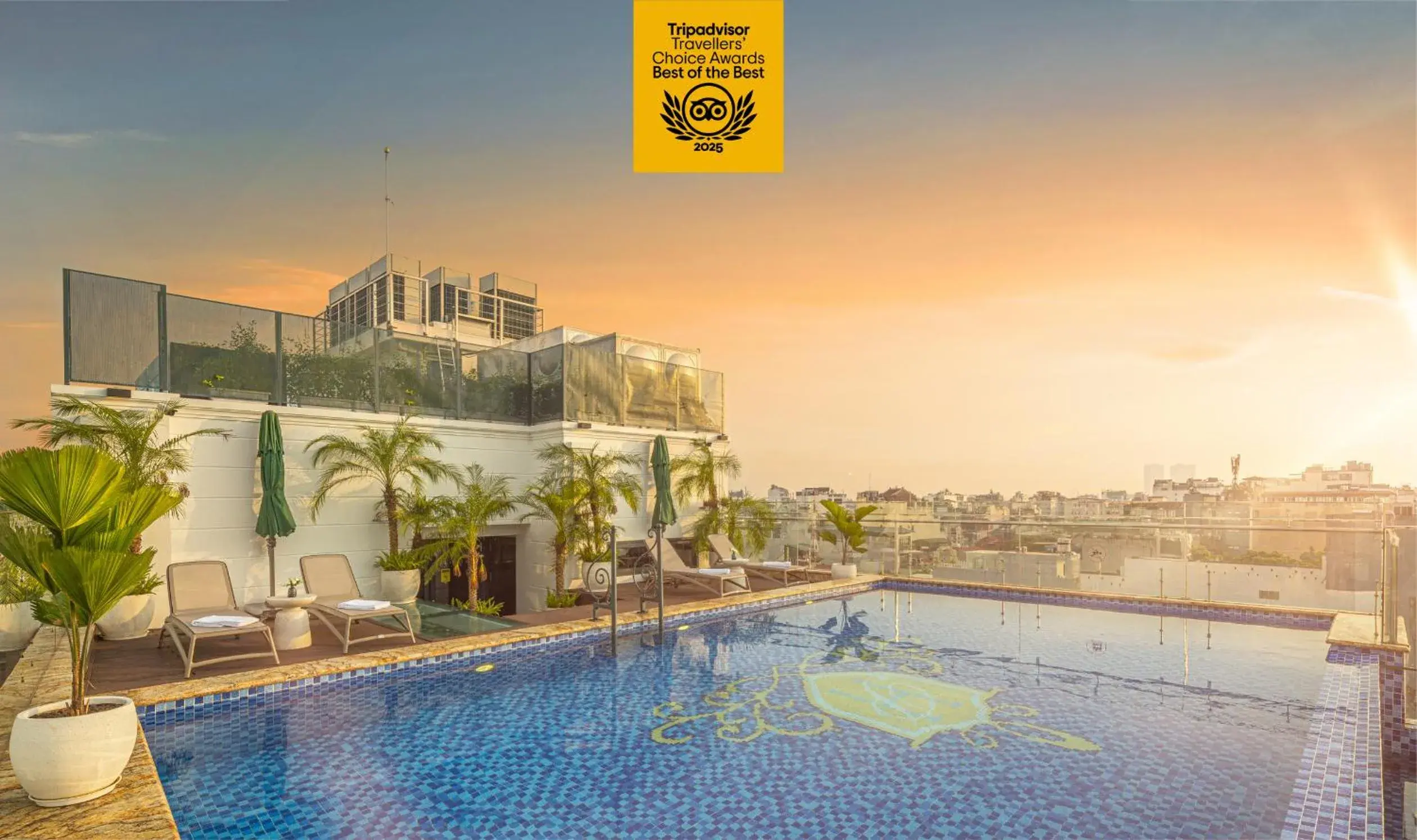 Swimming pool in Meritel Hanoi Swimming pool in Meritel Hanoi