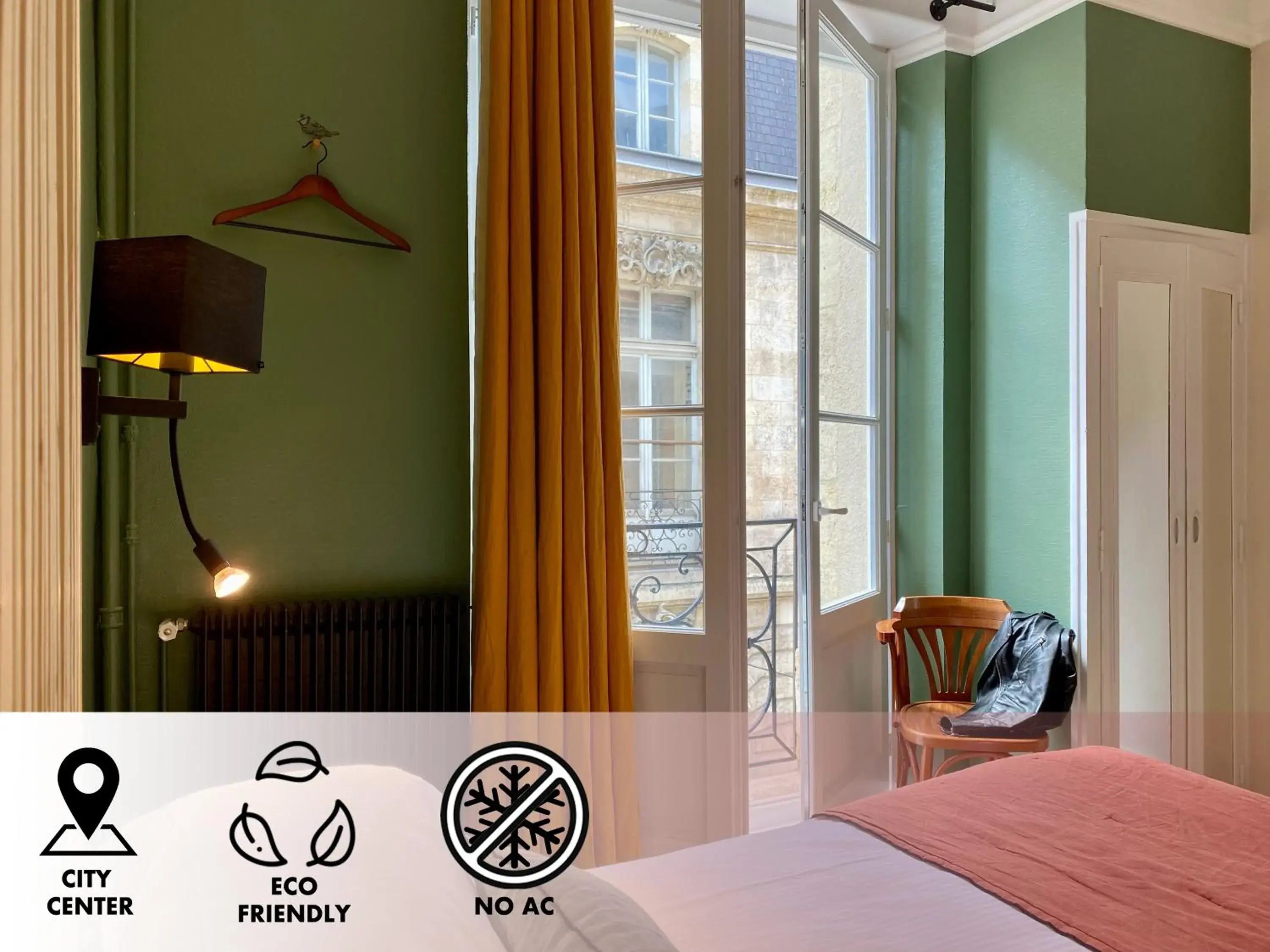 Deluxe Double Room in Hôtel Madame Deluxe Double Room in Hôtel Madame