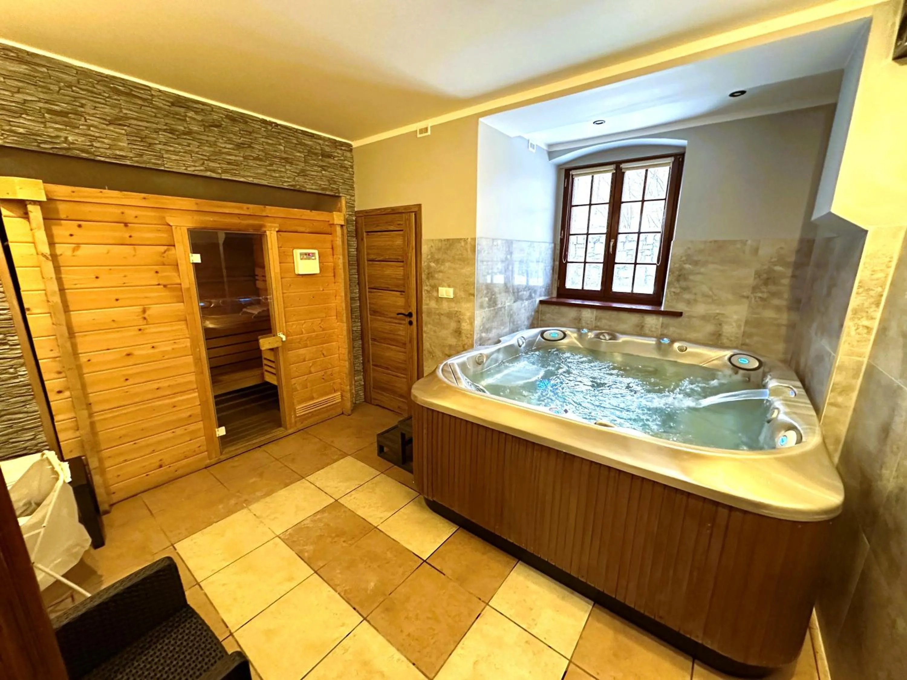 GórSKI SPA Karpacz w pobliżu wyciągów