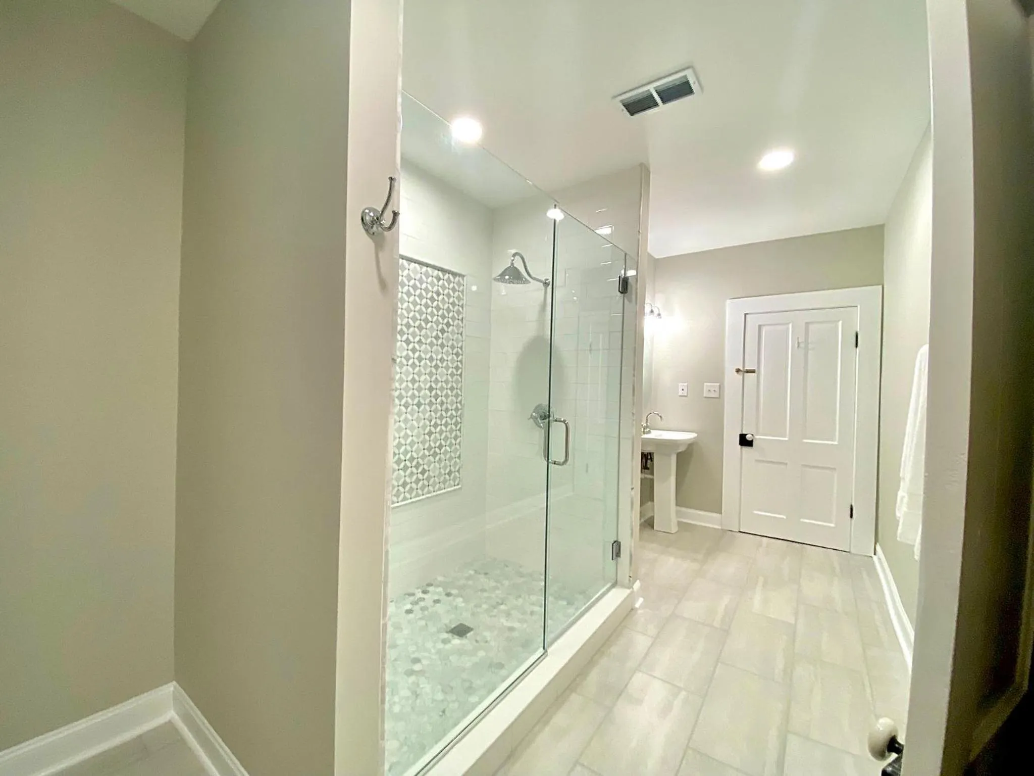 Shower in Rose Hill Inn