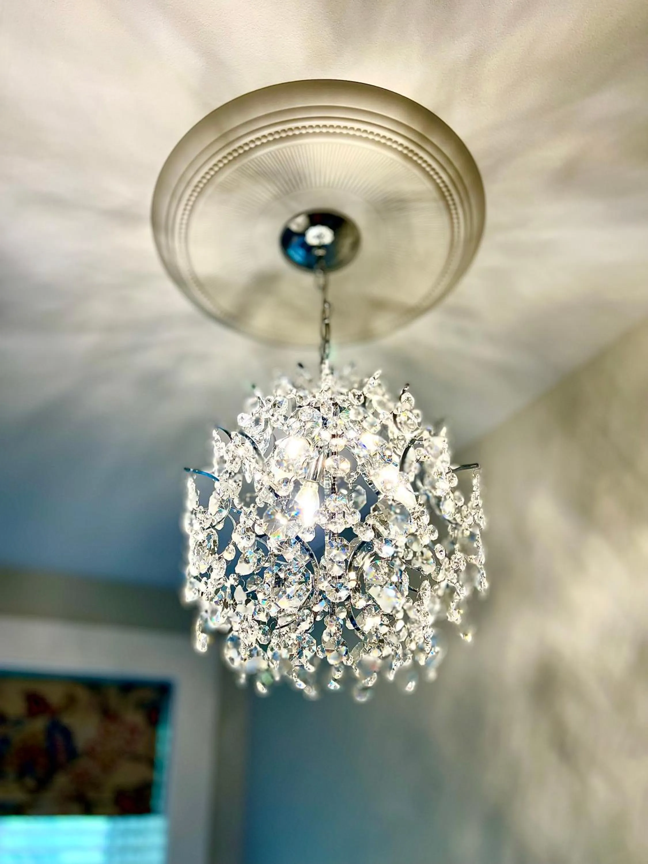 Decorative detail in Rose Hill Inn