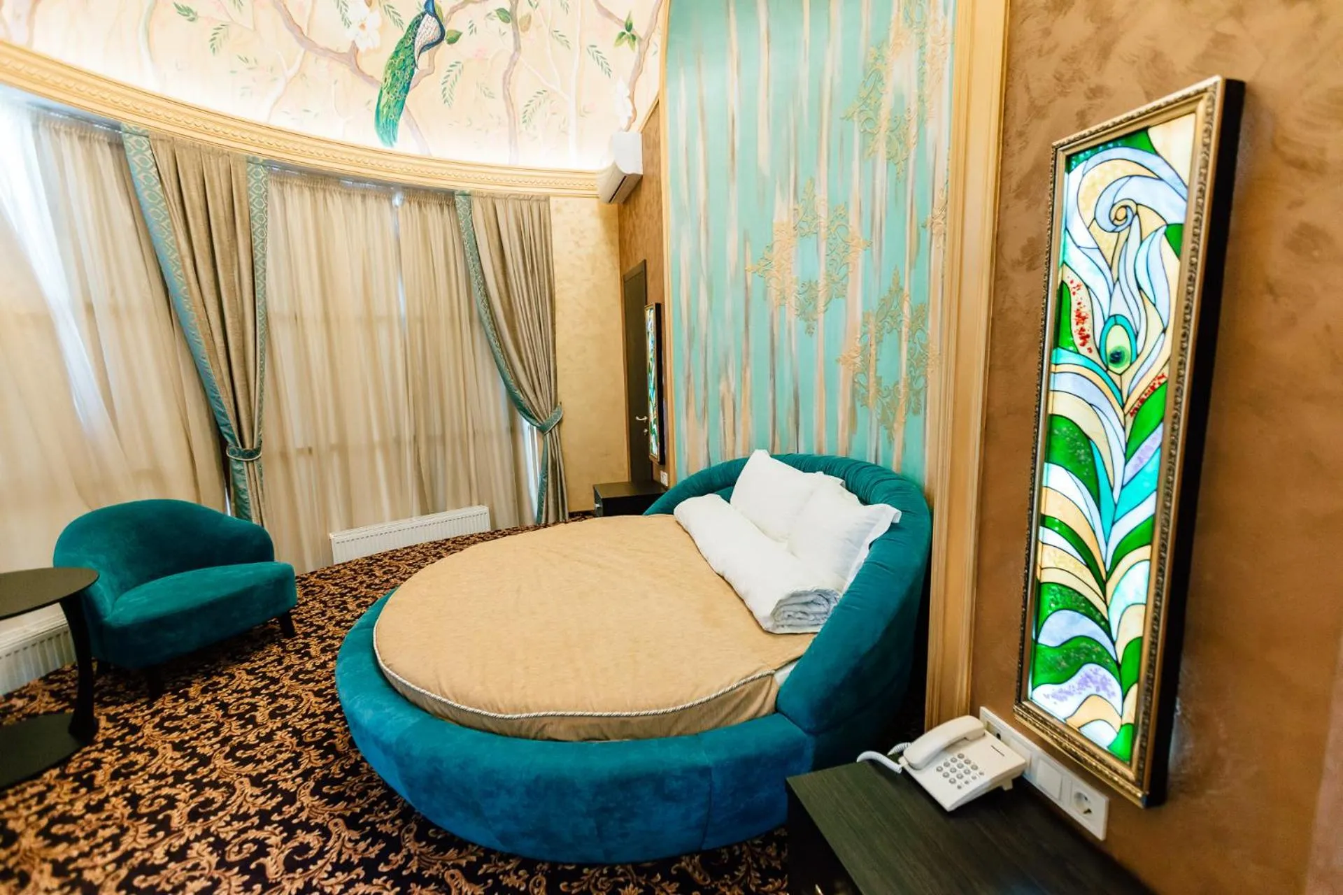 Photo of the whole room, Bed in Khan-Chinar Hotel