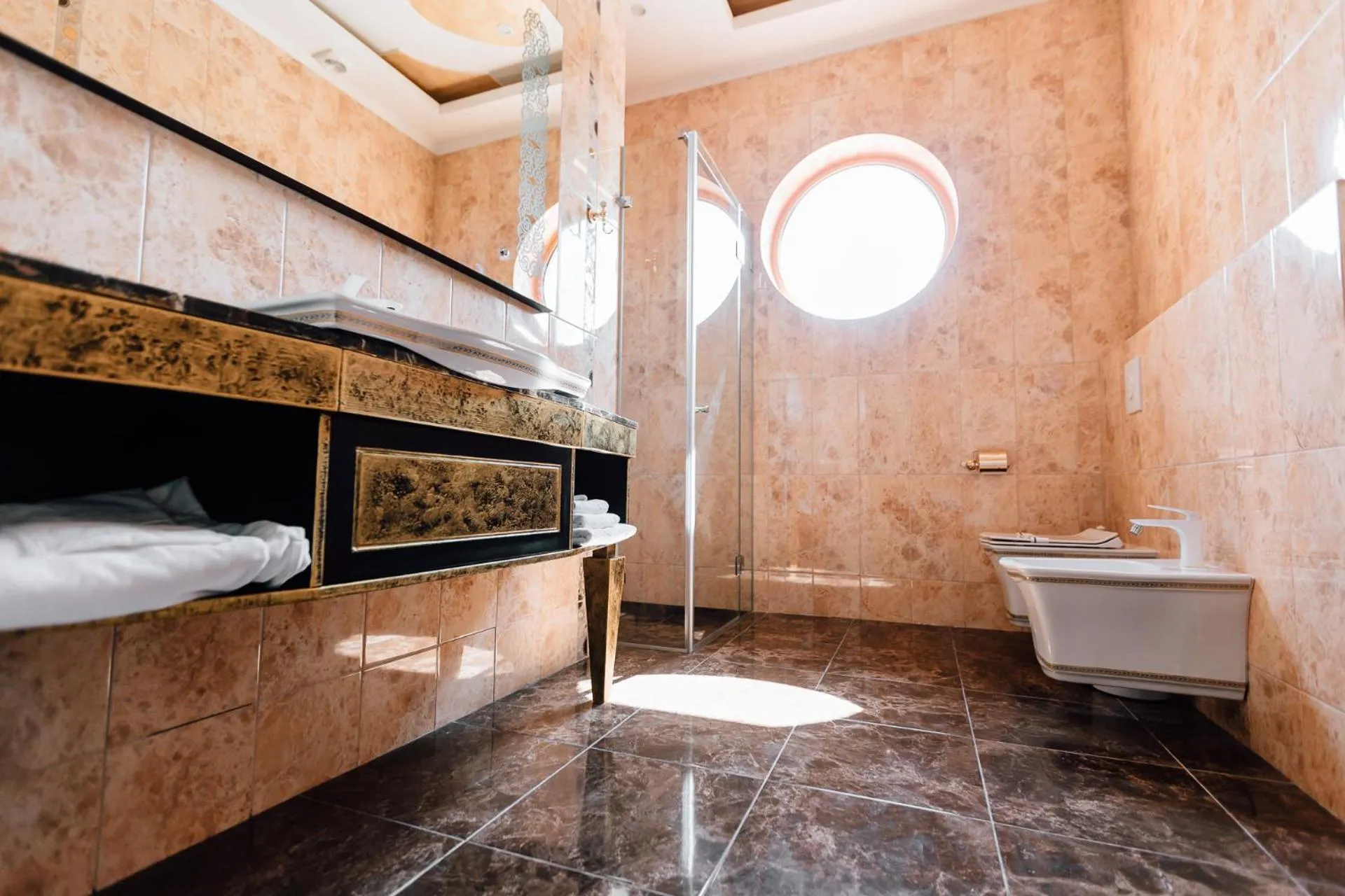 Shower in Khan-Chinar Hotel